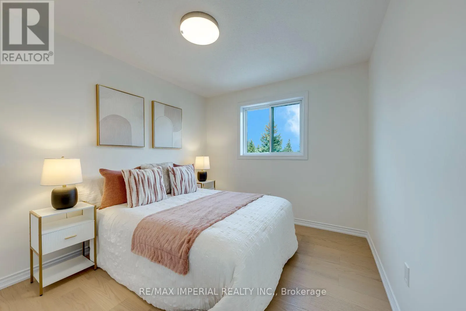 1149 HARROGATE DRIVE