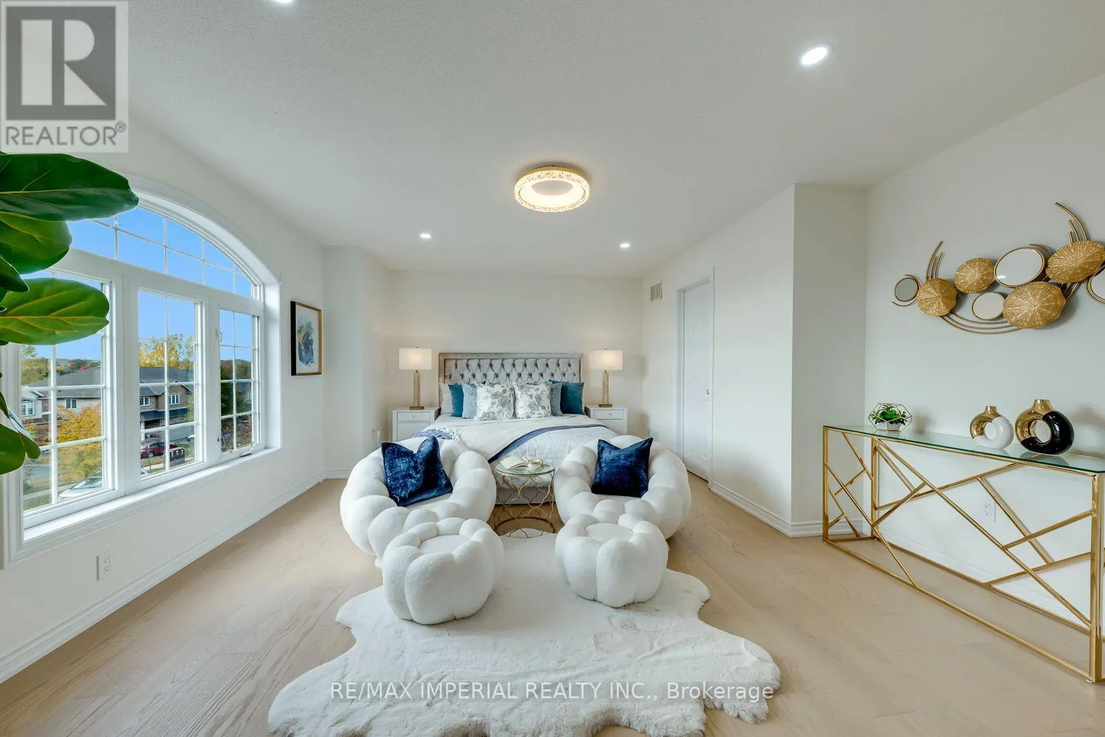1149 HARROGATE DRIVE