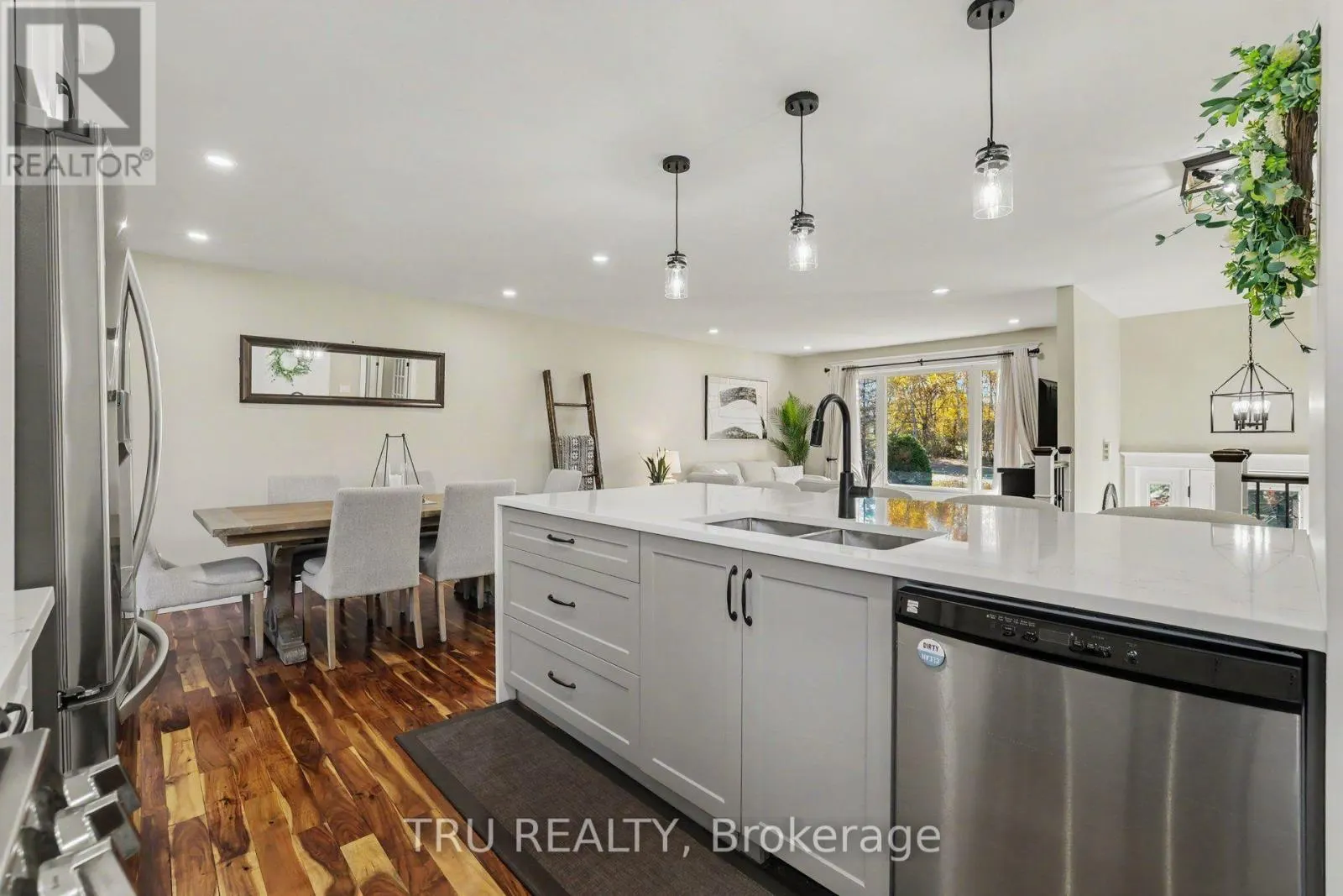 6 OXFORD HEIGHTS DRIVE