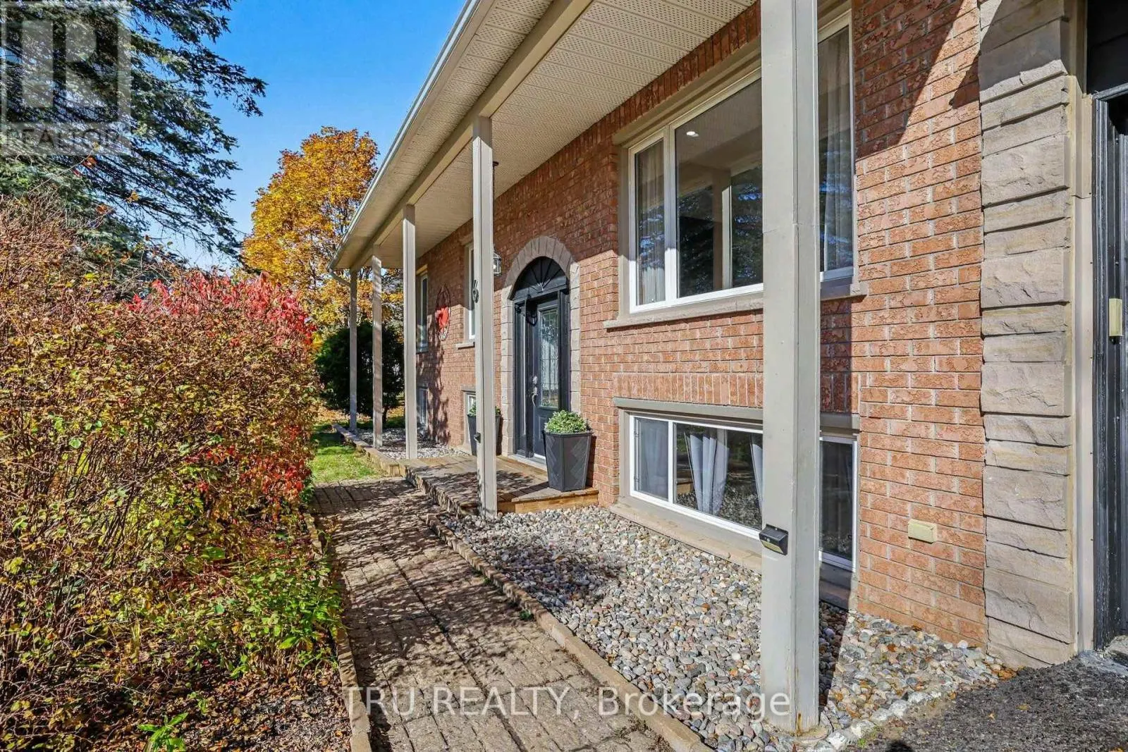 6 OXFORD HEIGHTS DRIVE
