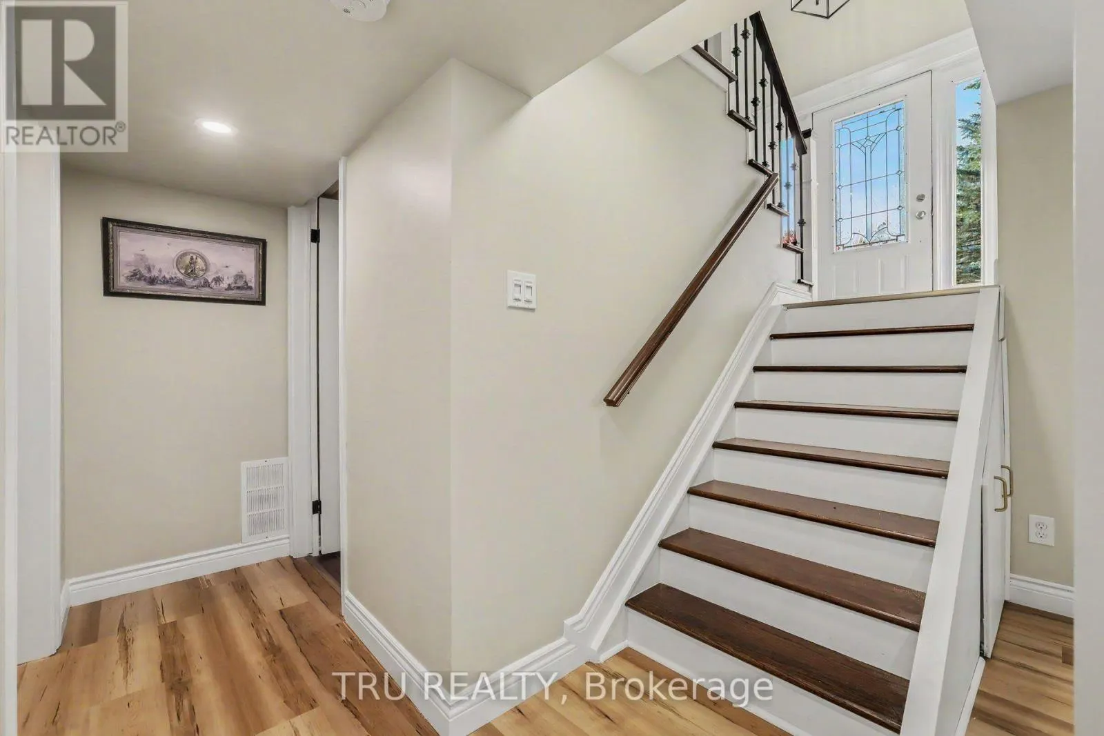 6 OXFORD HEIGHTS DRIVE