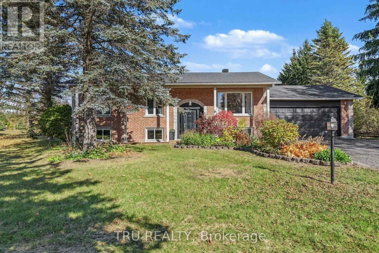 6 OXFORD HEIGHTS DRIVE