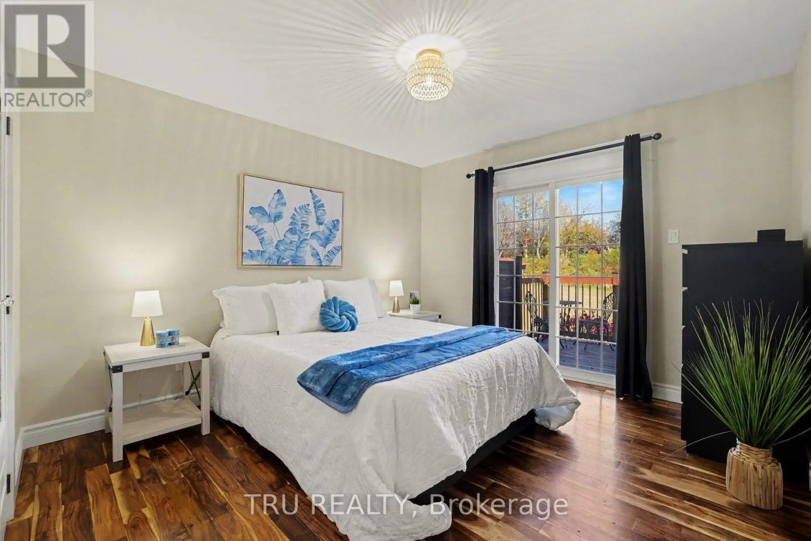 6 OXFORD HEIGHTS DRIVE