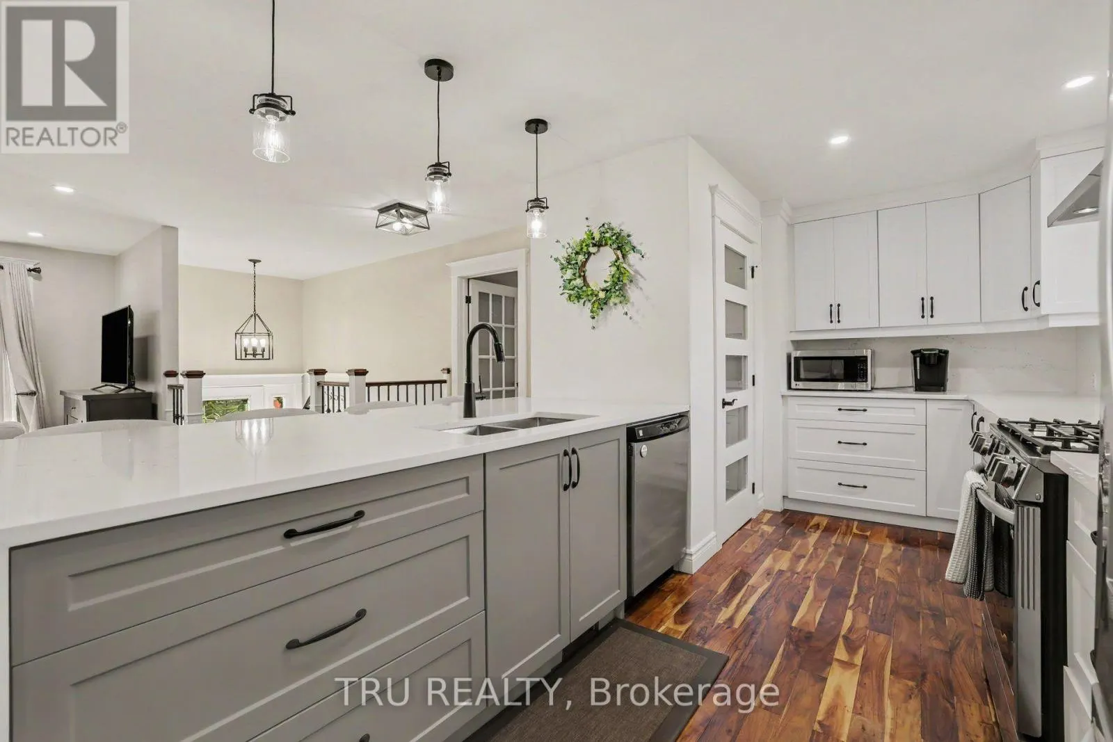 6 OXFORD HEIGHTS DRIVE
