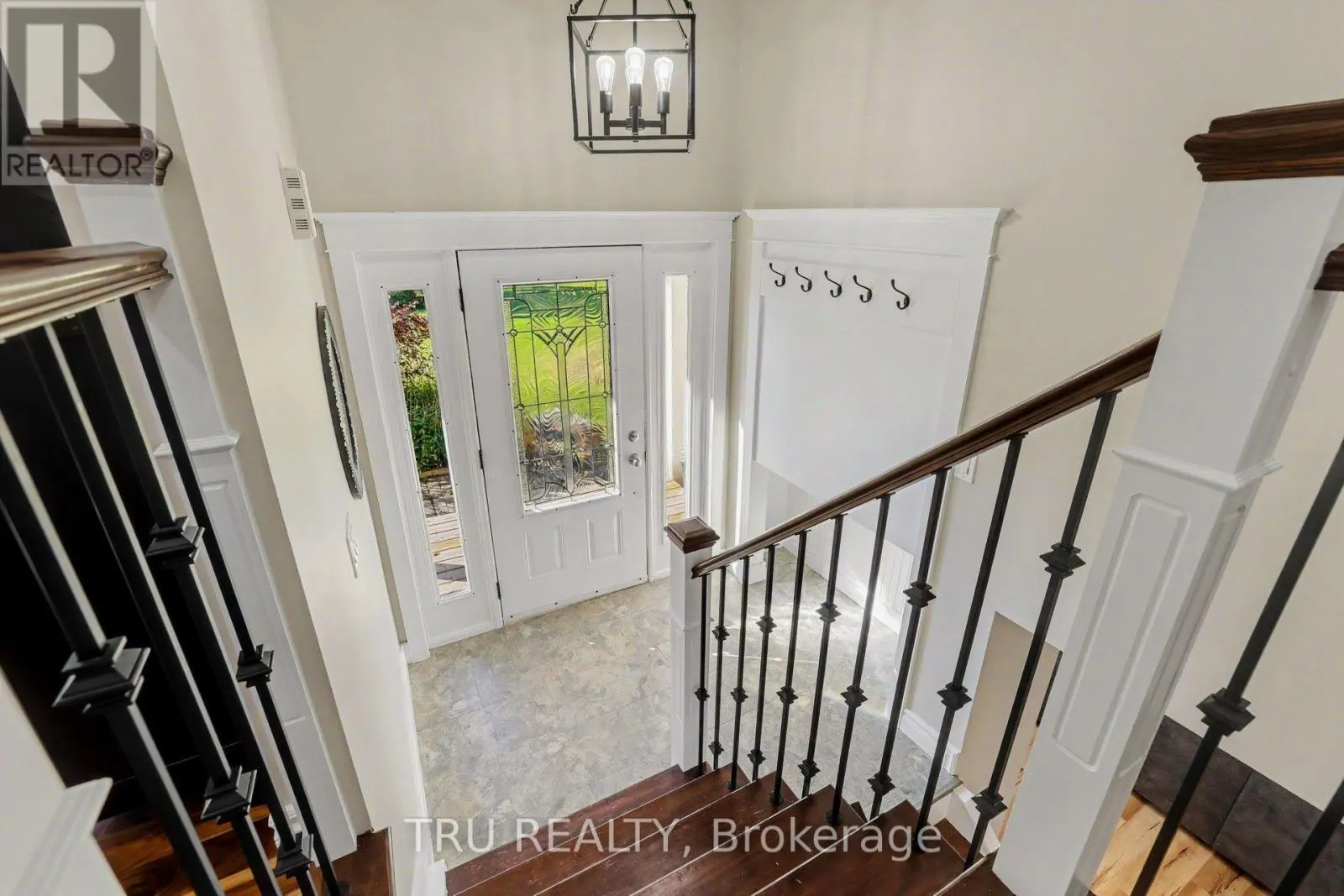 6 OXFORD HEIGHTS DRIVE