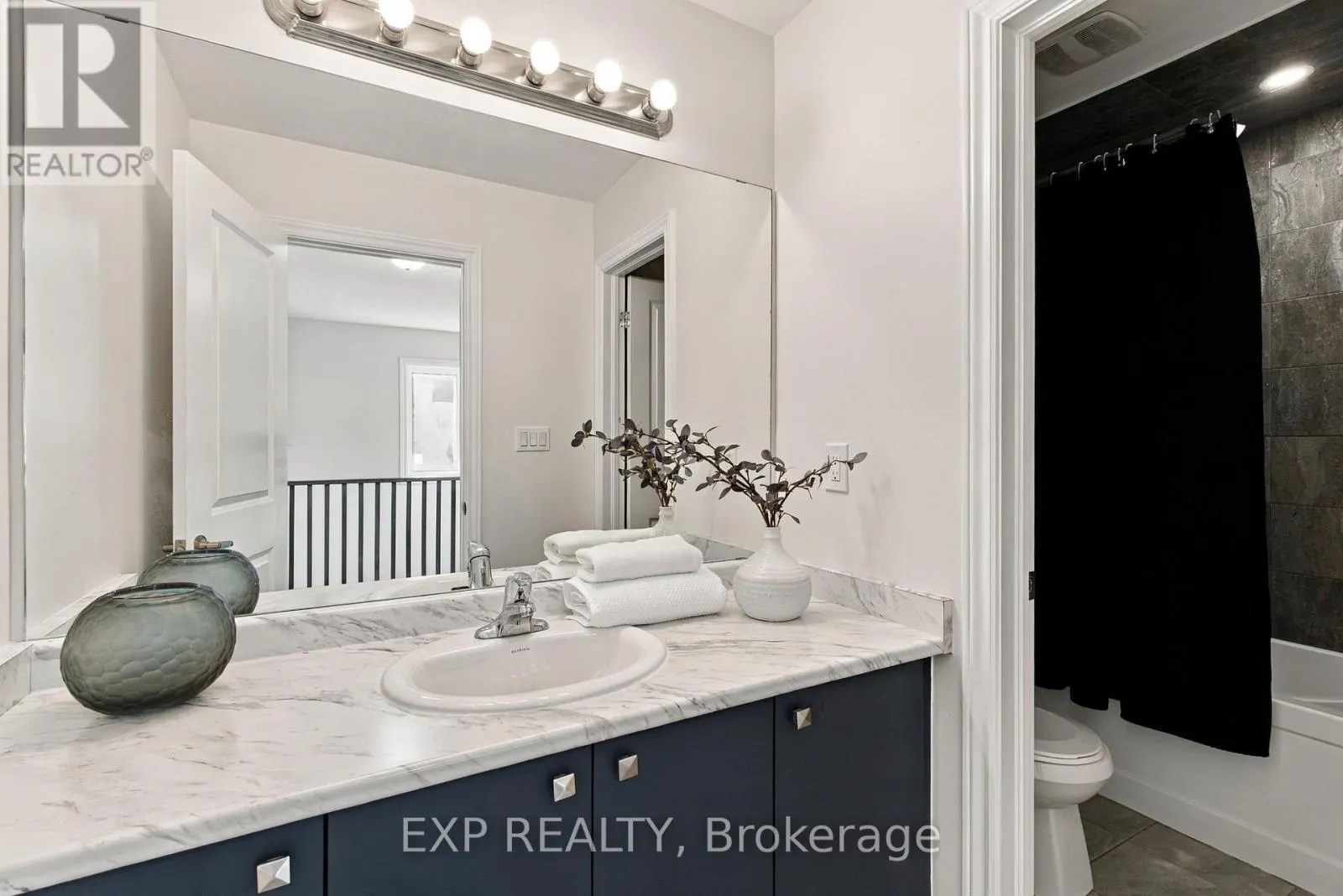 31 SAPPHIRE WAY