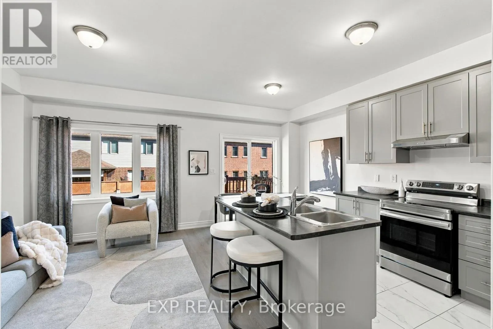 31 SAPPHIRE WAY
