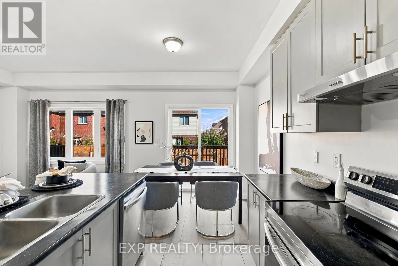 31 SAPPHIRE WAY