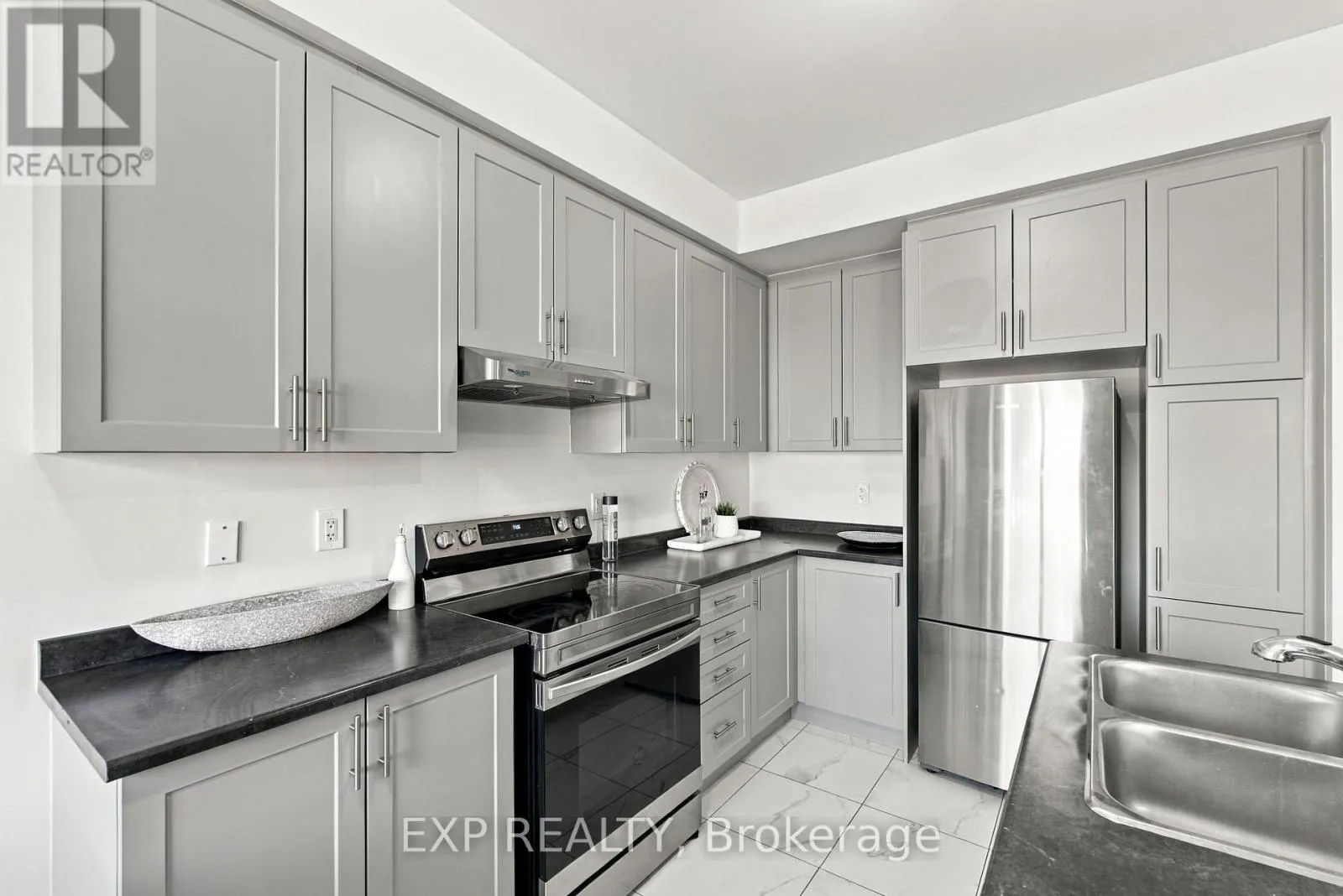31 SAPPHIRE WAY