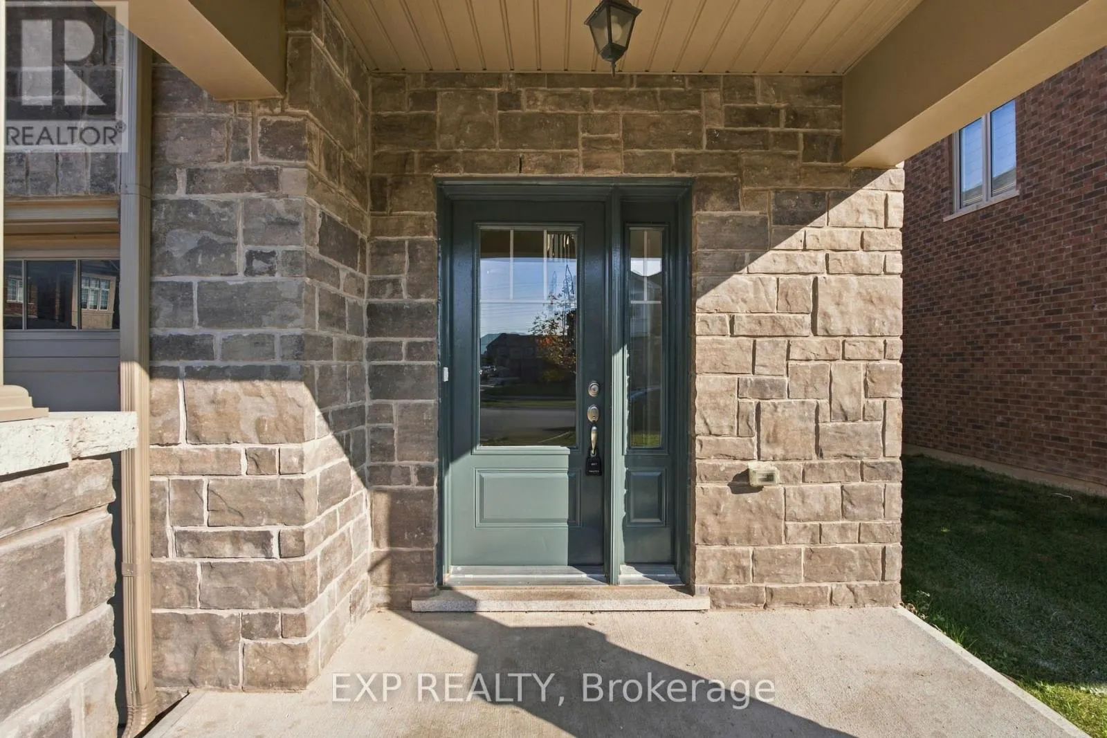 31 SAPPHIRE WAY