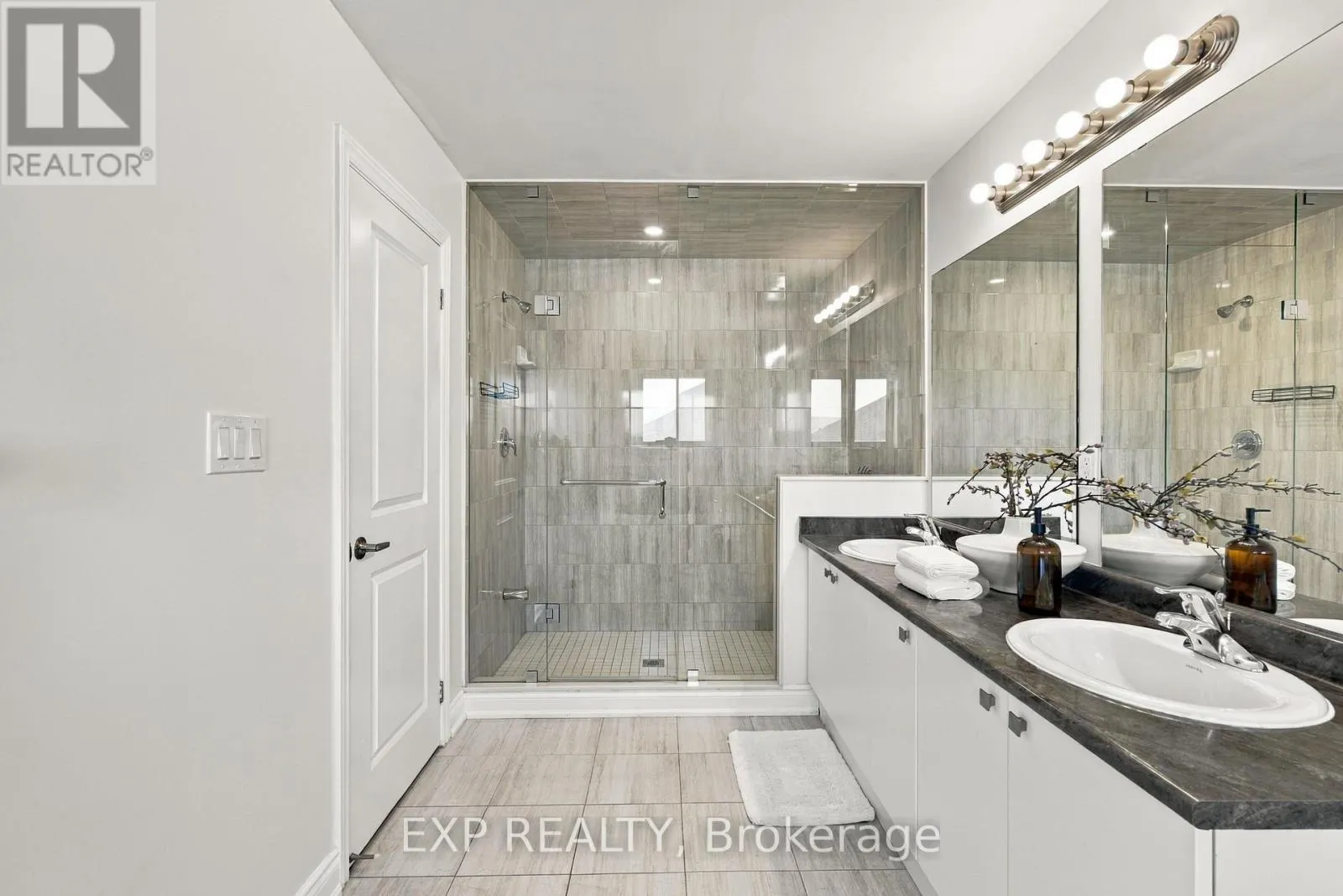 31 SAPPHIRE WAY