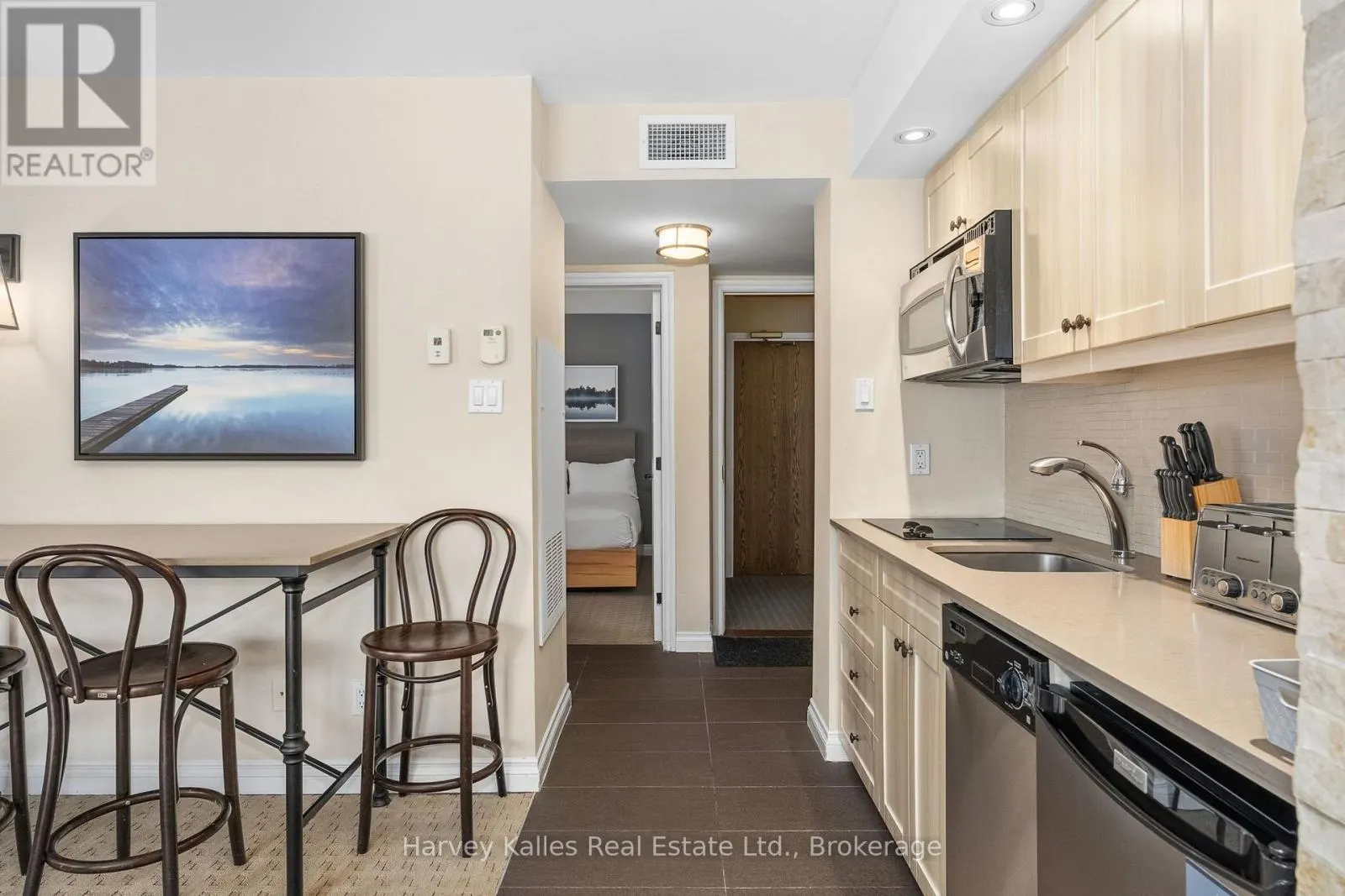 202 - 54 DEERHURST SUMMIT DRIVE #202