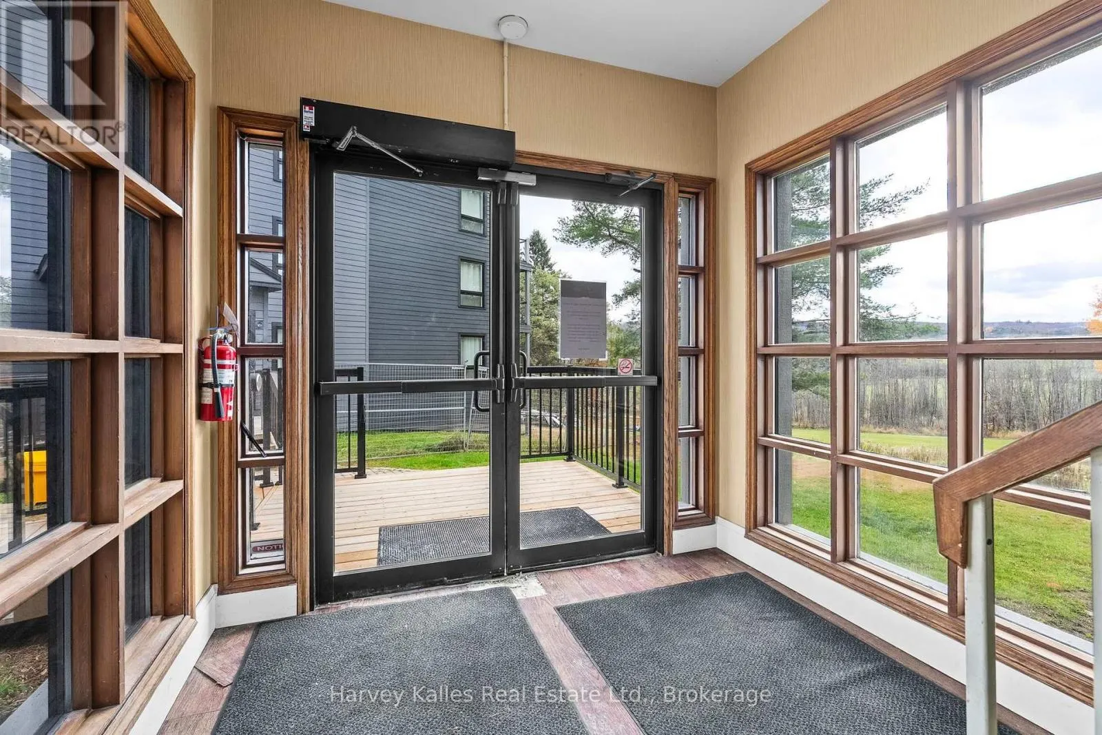202 - 54 DEERHURST SUMMIT DRIVE #202
