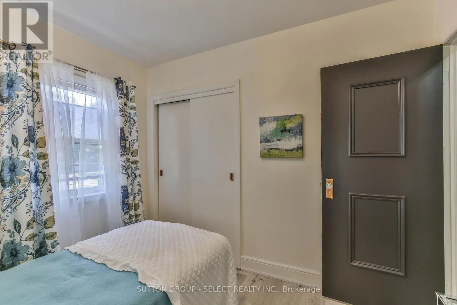 35 CROXTON ROAD W