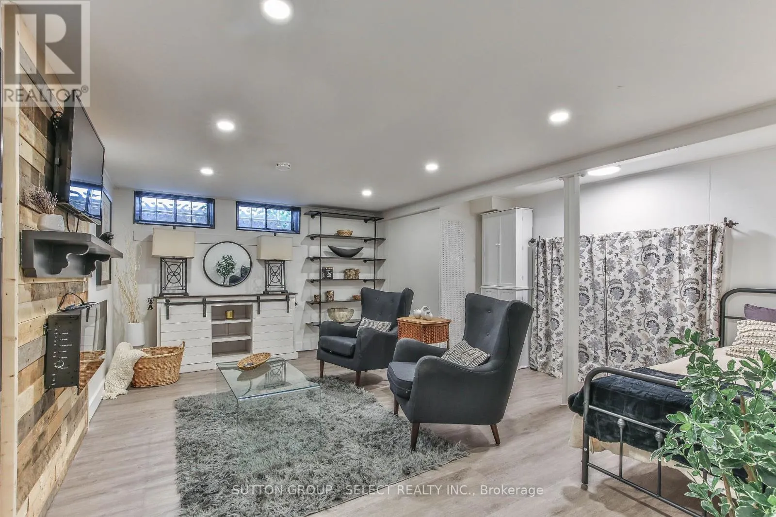 35 CROXTON ROAD W