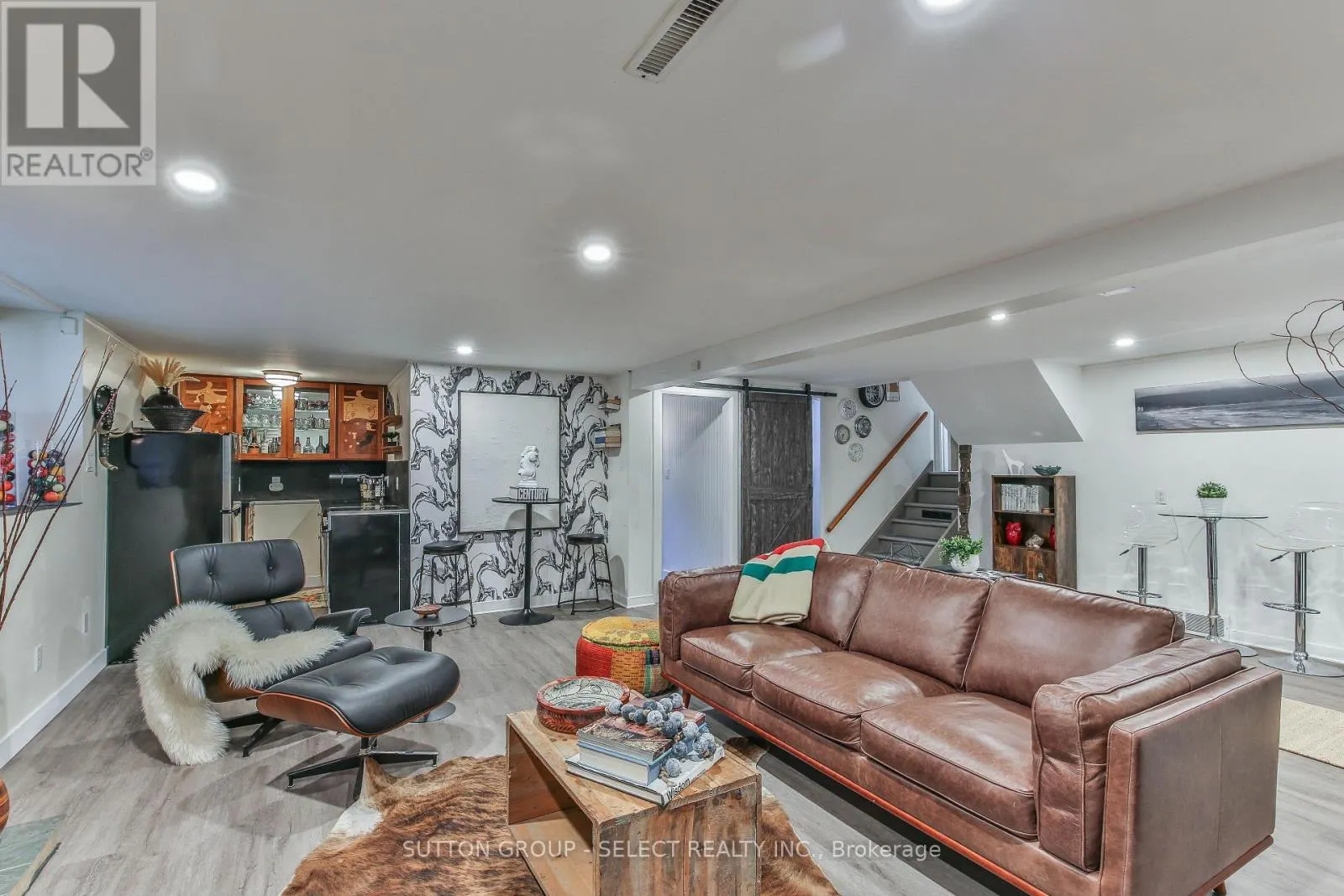 35 CROXTON ROAD W