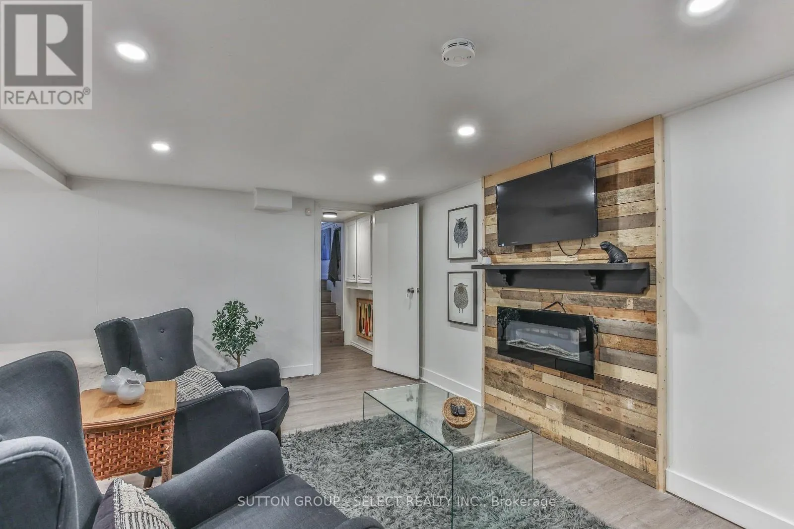 35 CROXTON ROAD W
