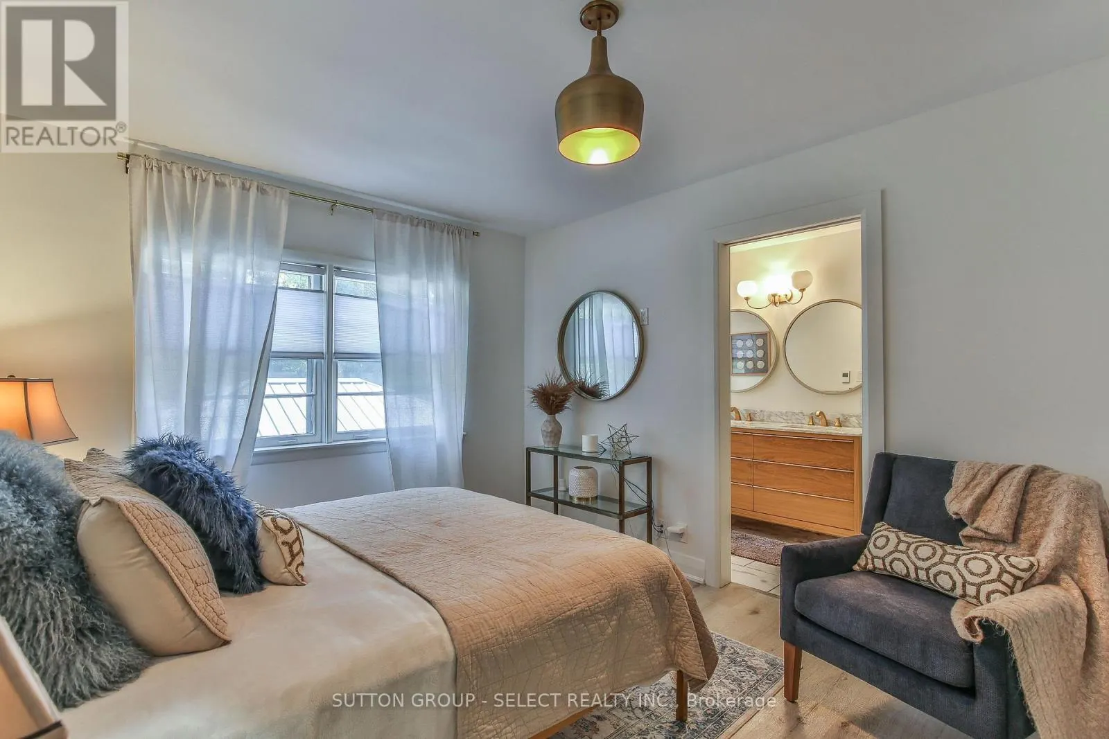 35 CROXTON ROAD W
