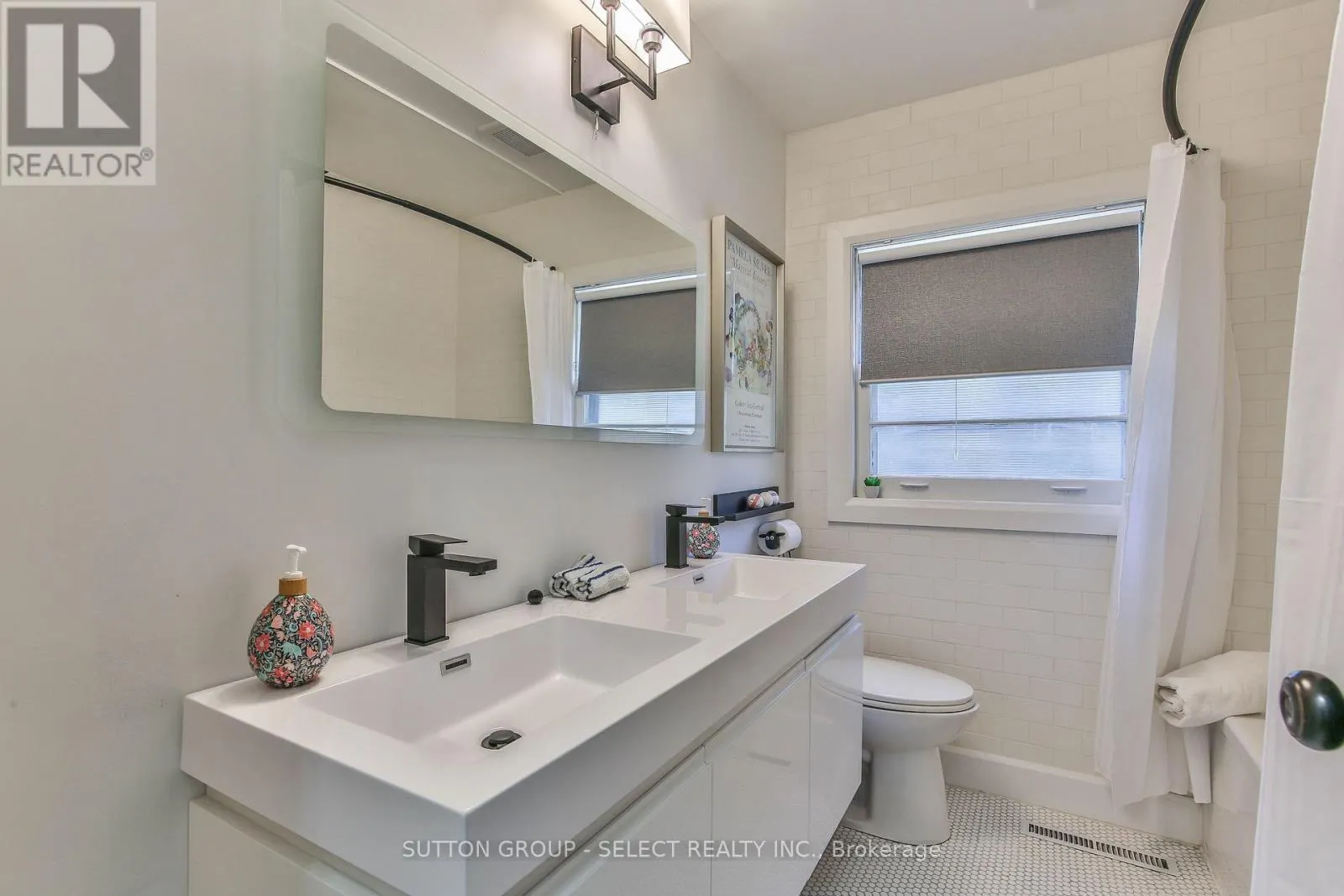 35 CROXTON ROAD W
