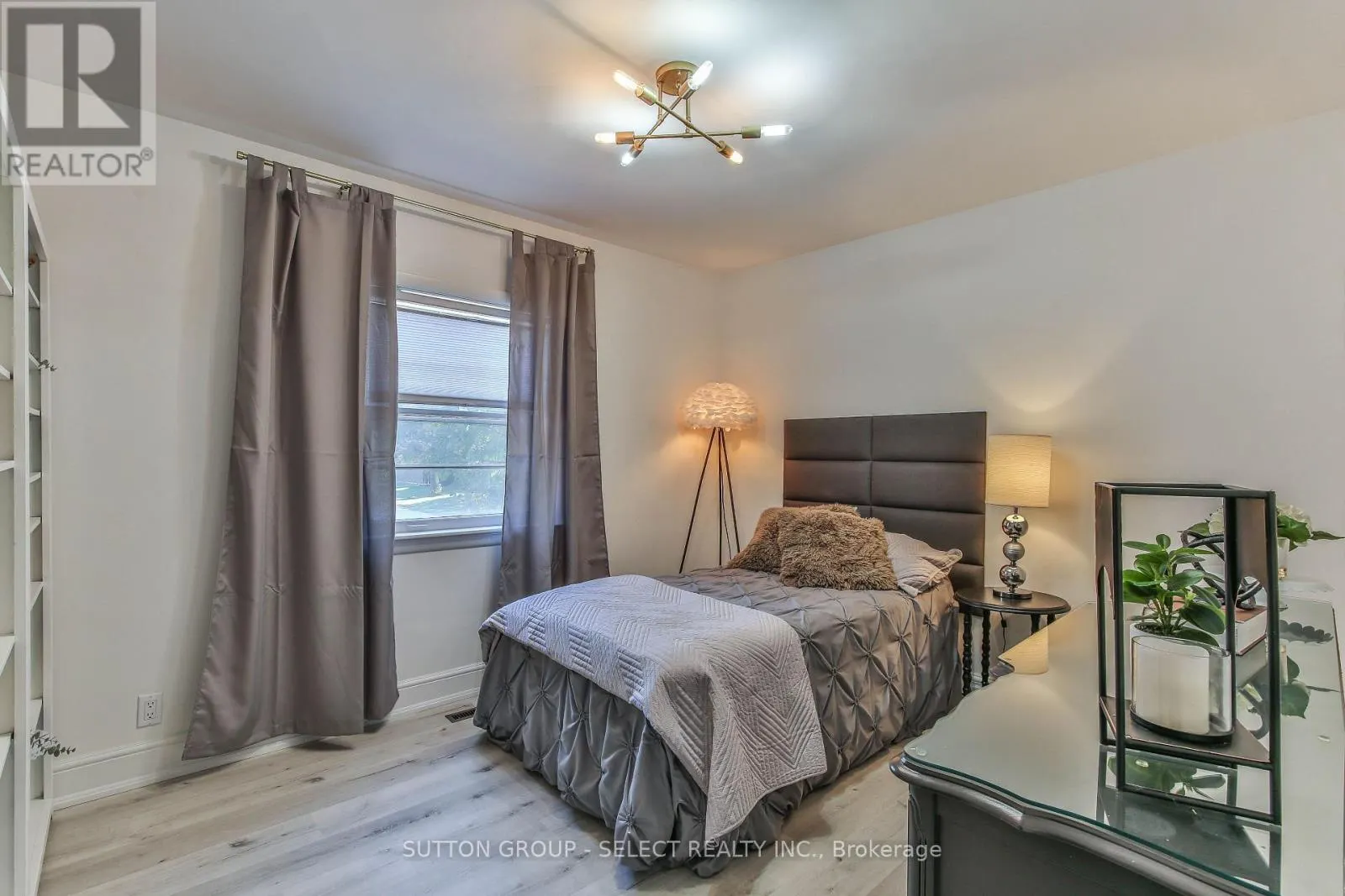 35 CROXTON ROAD W