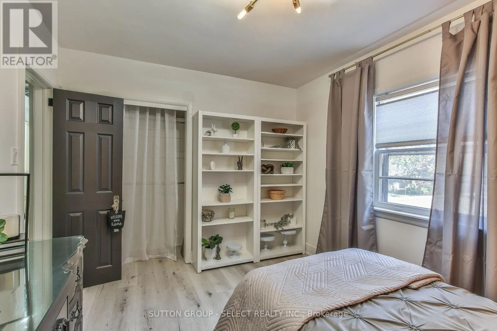 35 CROXTON ROAD W