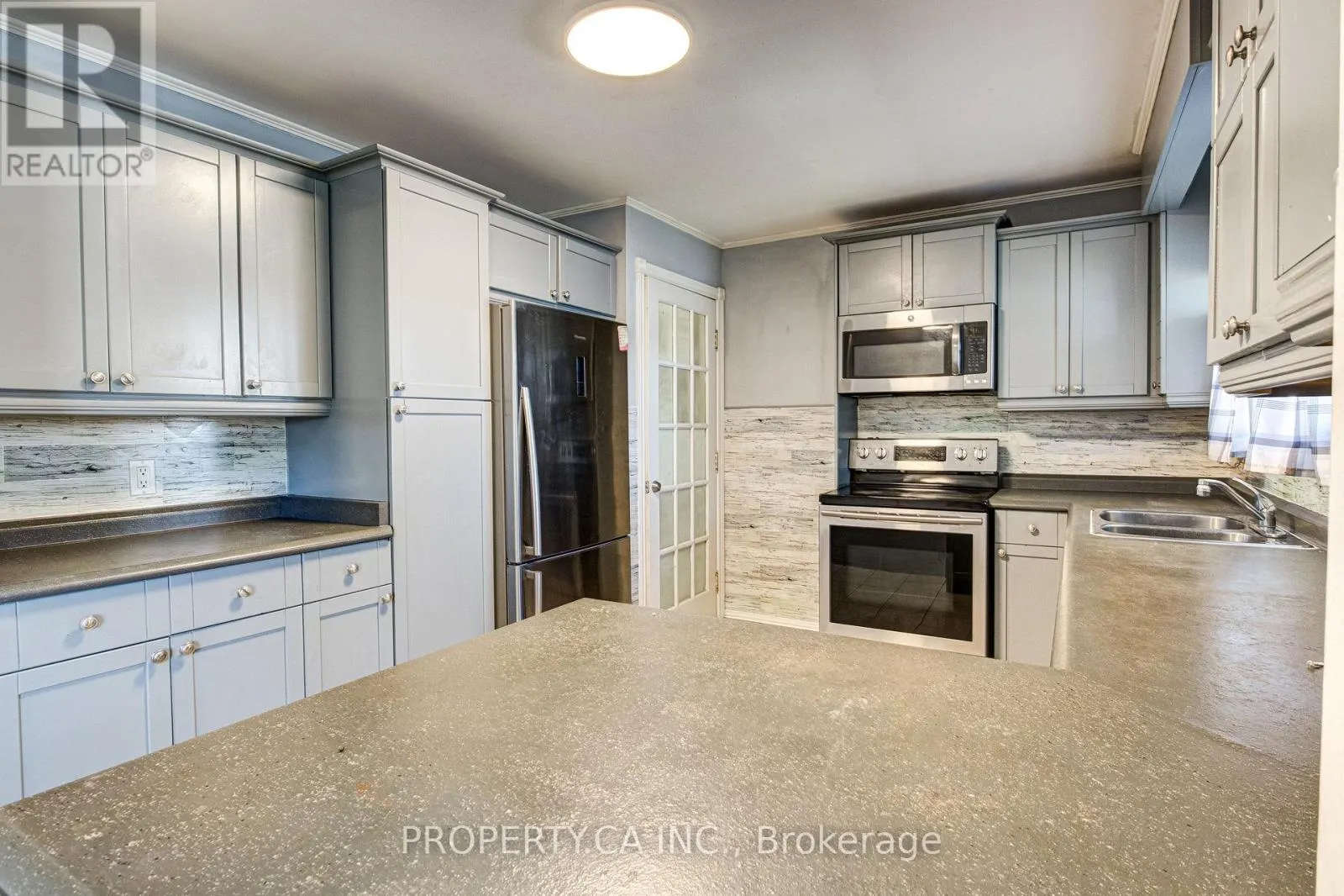 71 HIGHPARK AVENUE