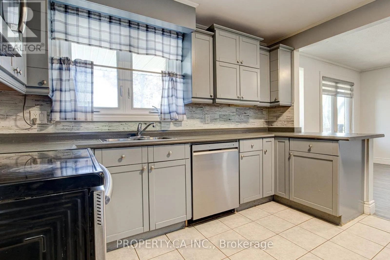 71 HIGHPARK AVENUE
