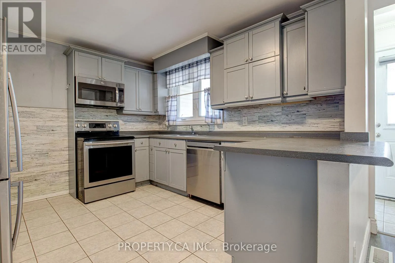 71 HIGHPARK AVENUE