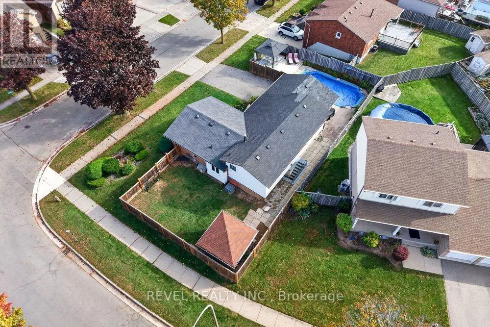 2 LORING CRESCENT