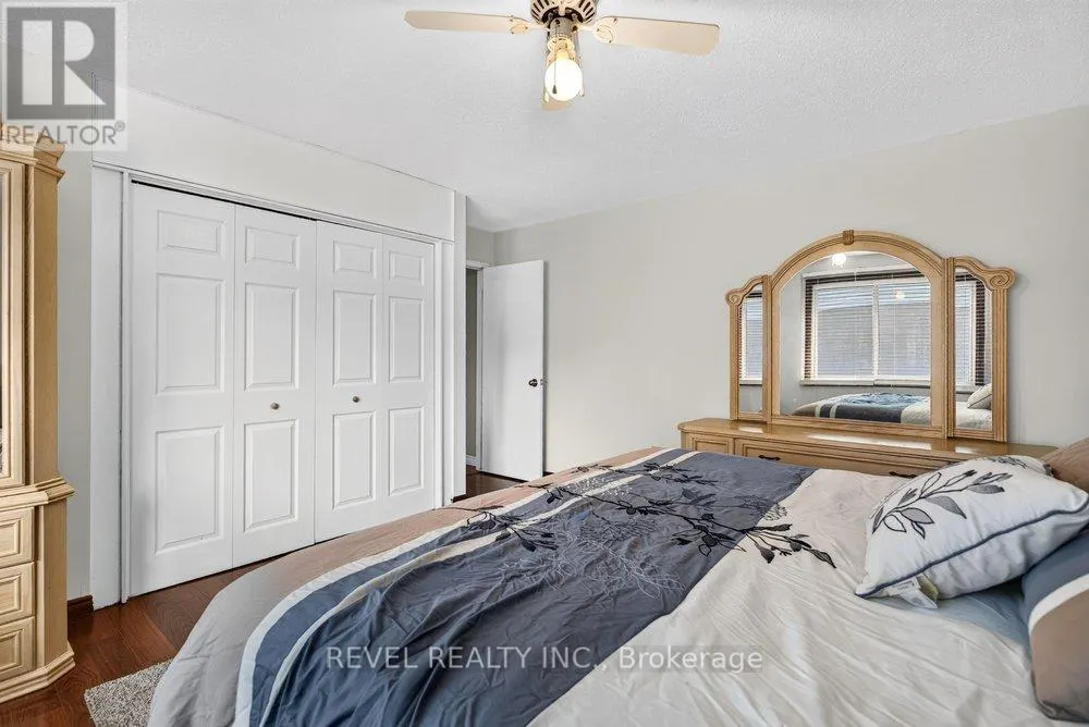 2 LORING CRESCENT
