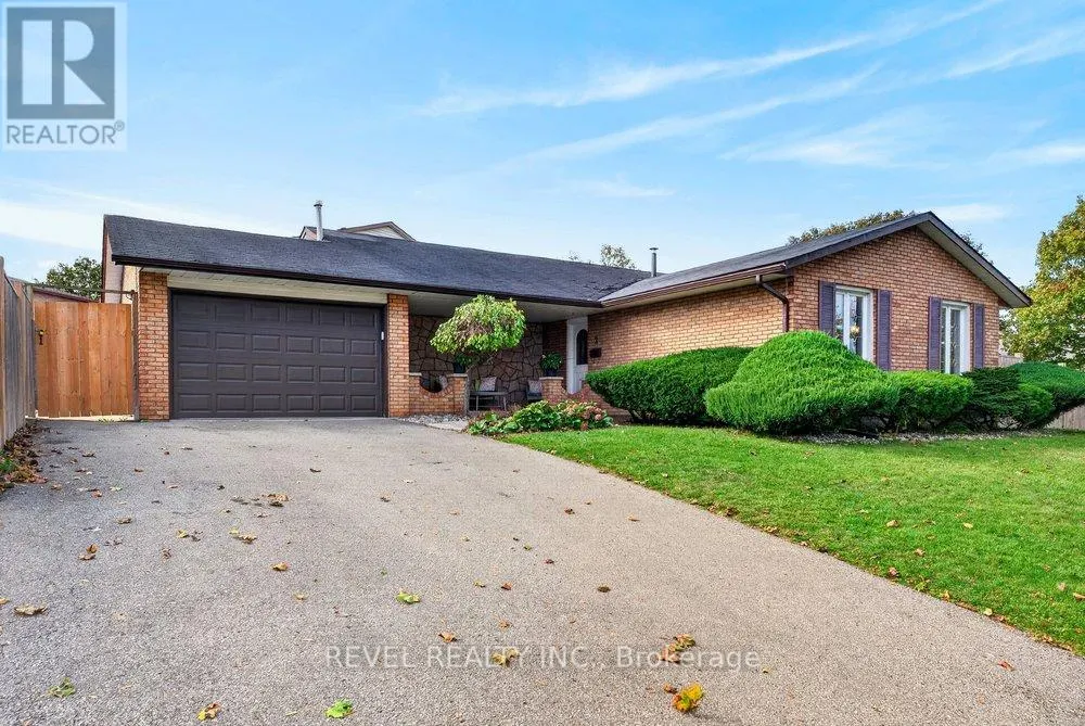 2 LORING CRESCENT