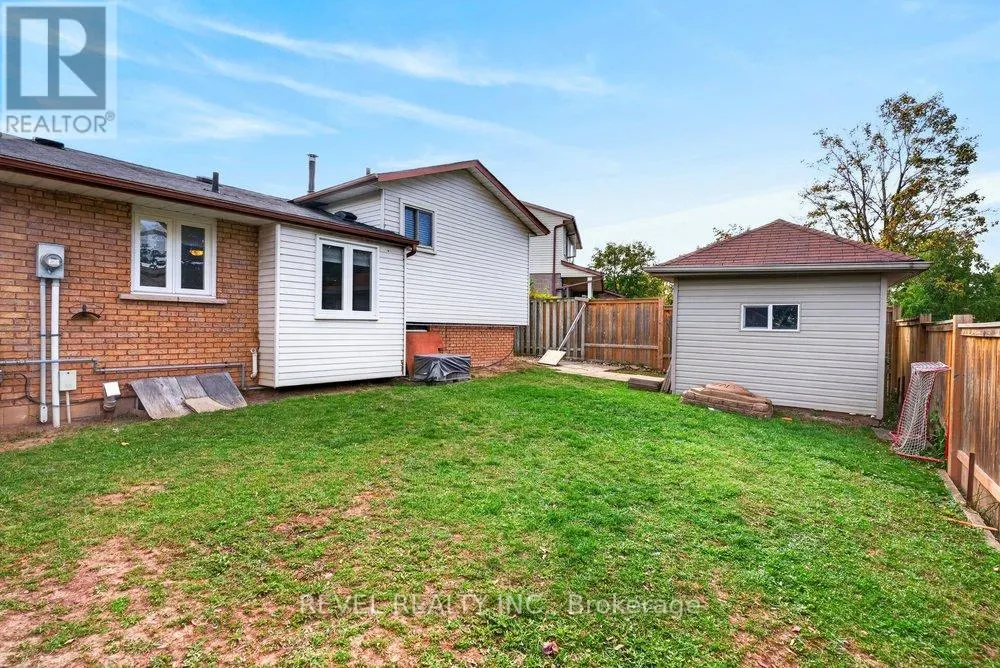2 LORING CRESCENT