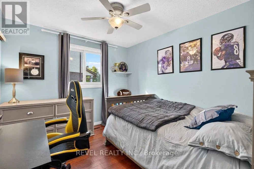 2 LORING CRESCENT