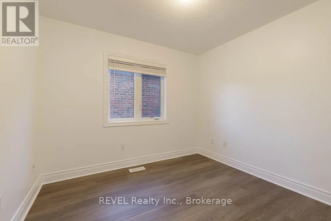 4 KEITH CRESCENT