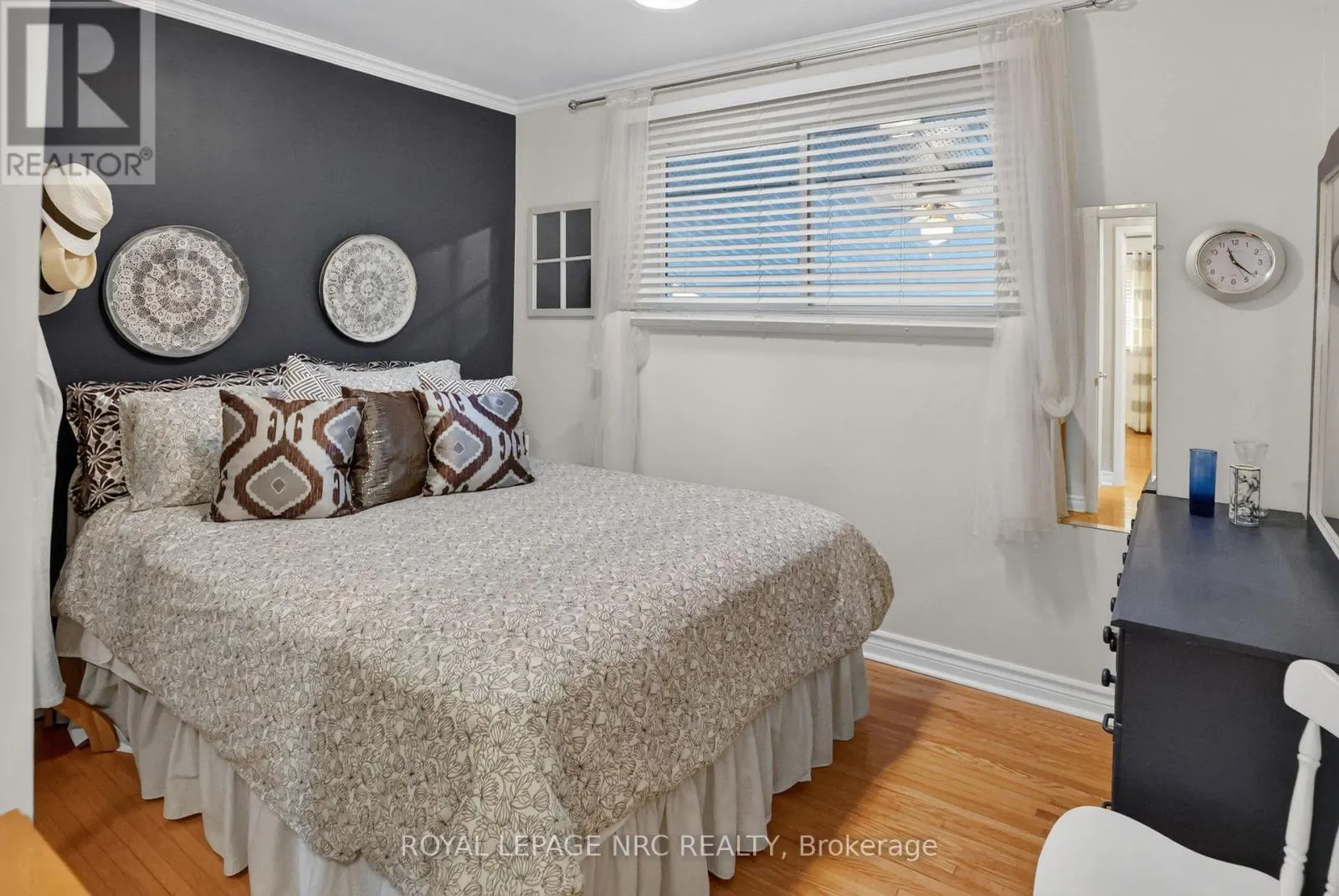 77 LEASIDE DRIVE