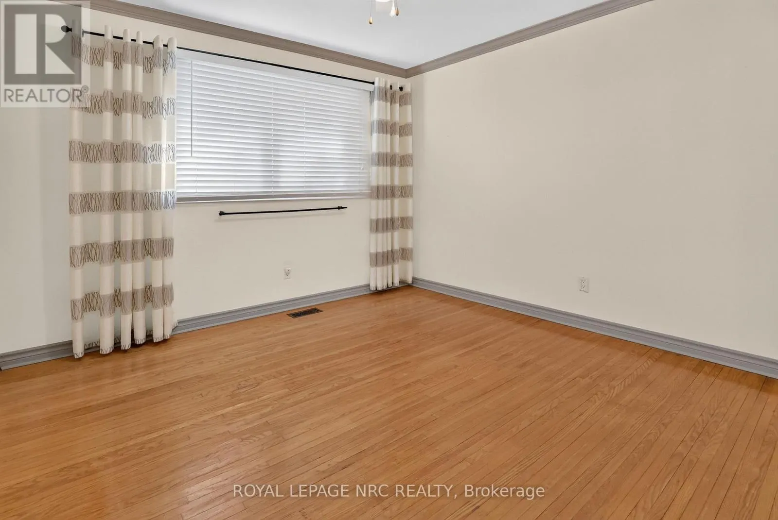 77 LEASIDE DRIVE