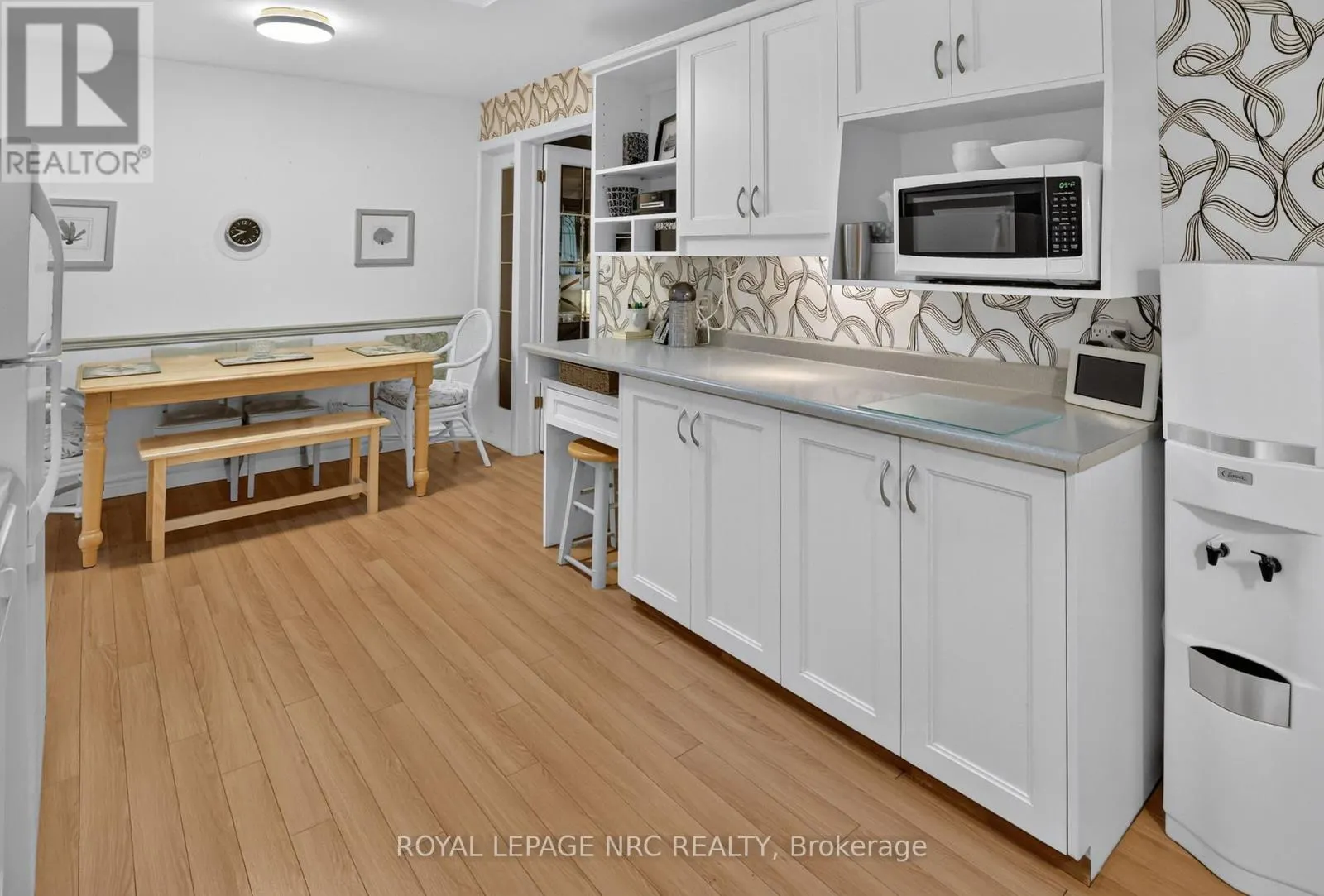 77 LEASIDE DRIVE