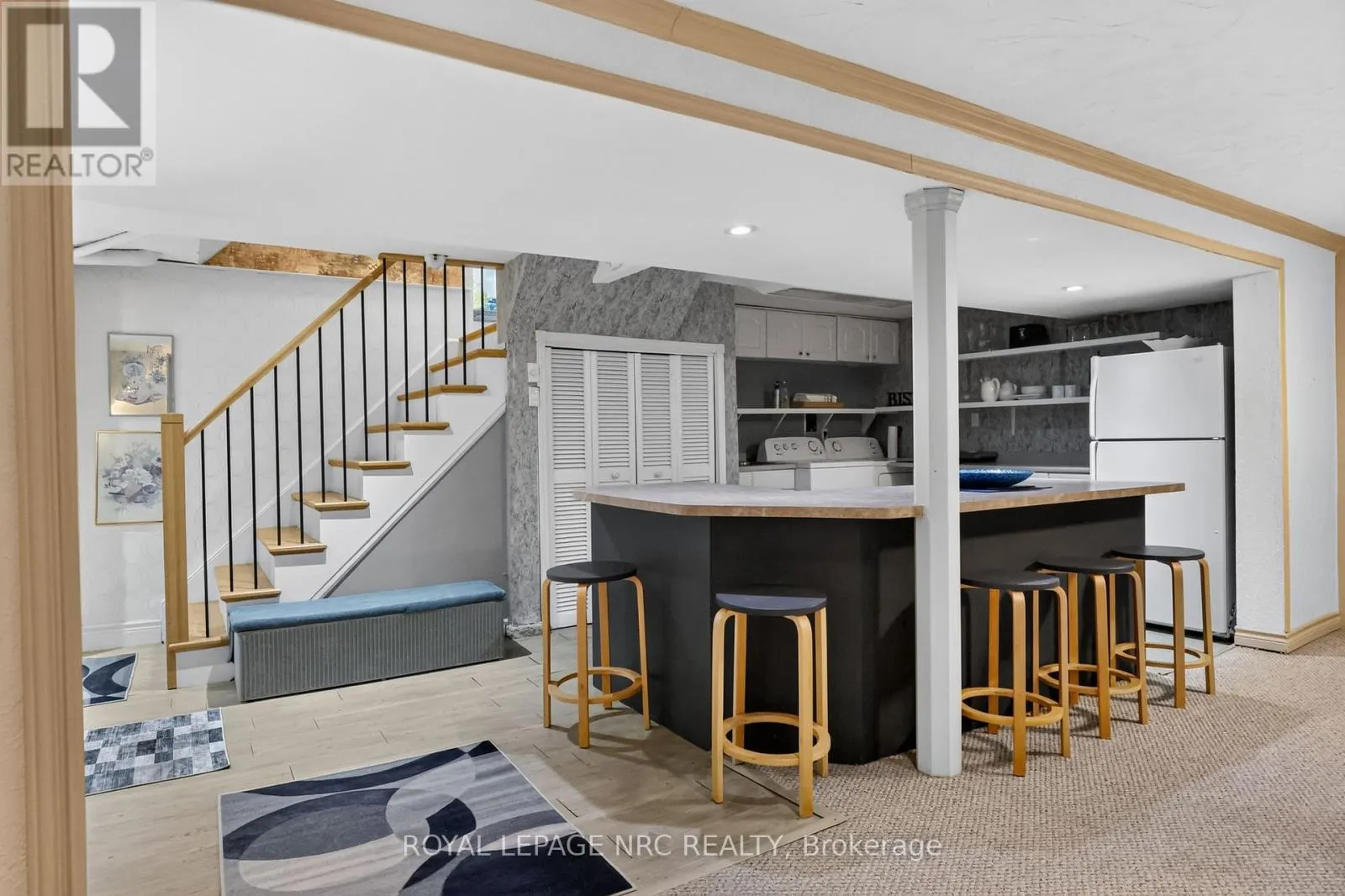 77 LEASIDE DRIVE