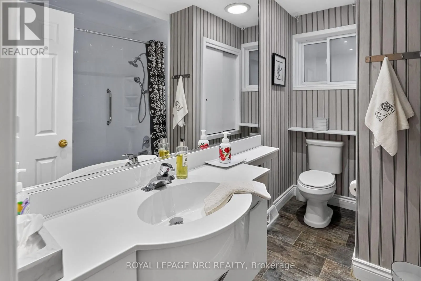 77 LEASIDE DRIVE