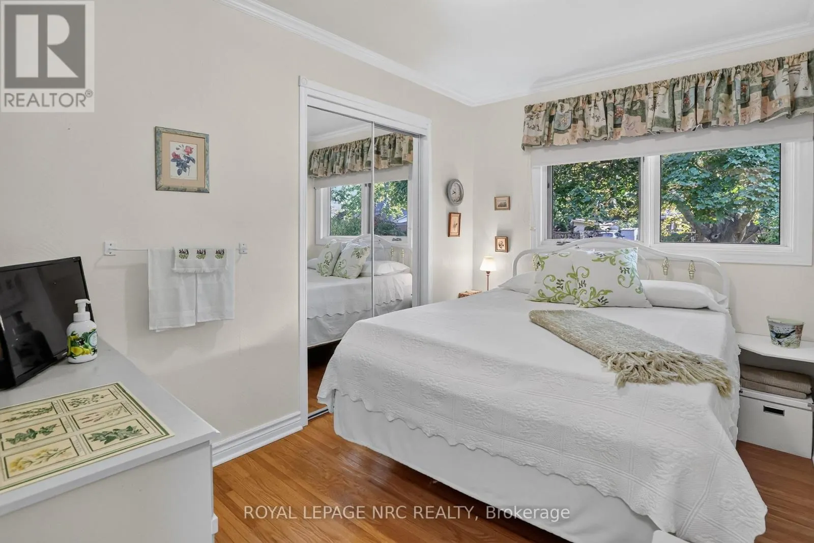 77 LEASIDE DRIVE