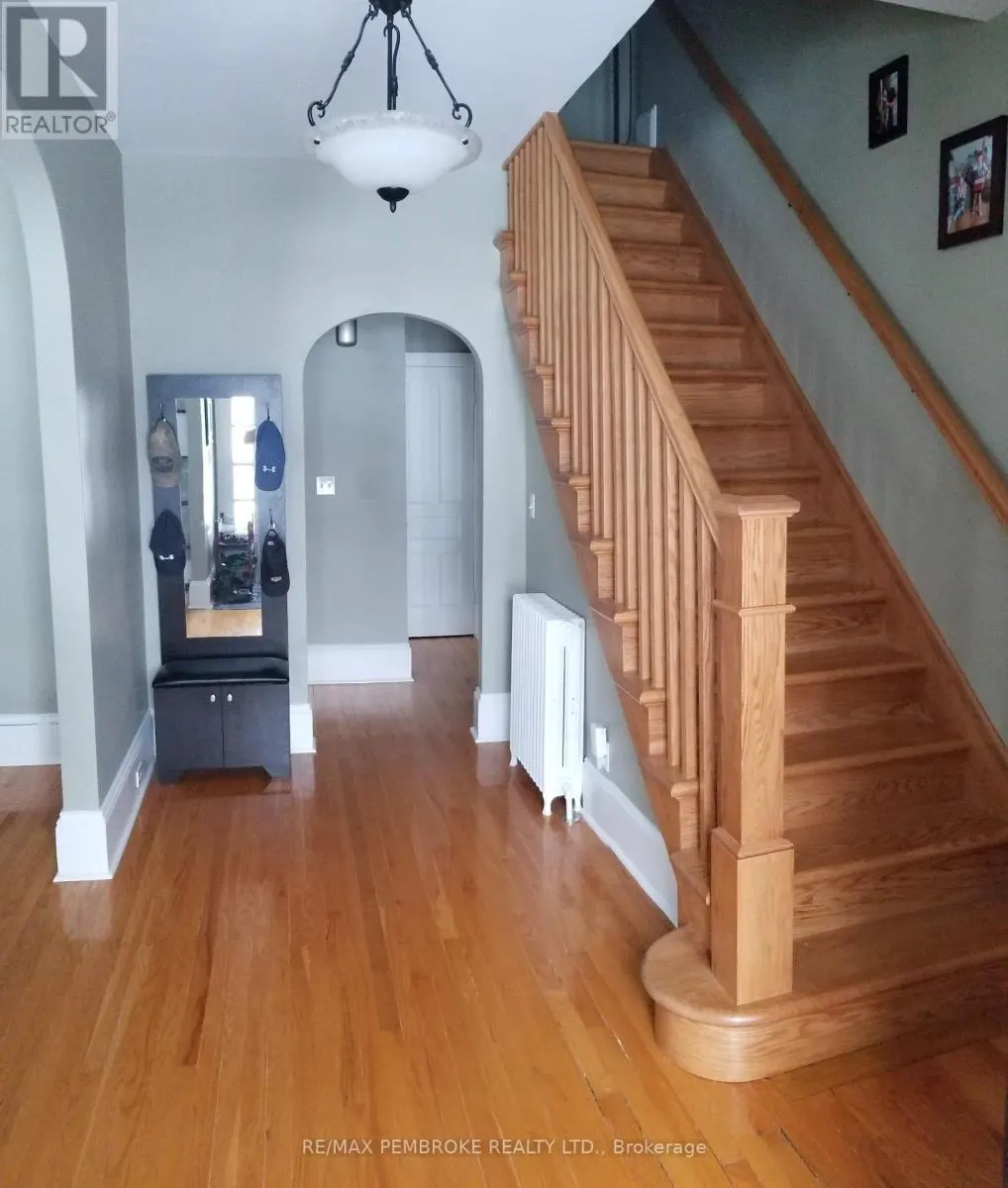 1223 PEMBROKE STREET E
