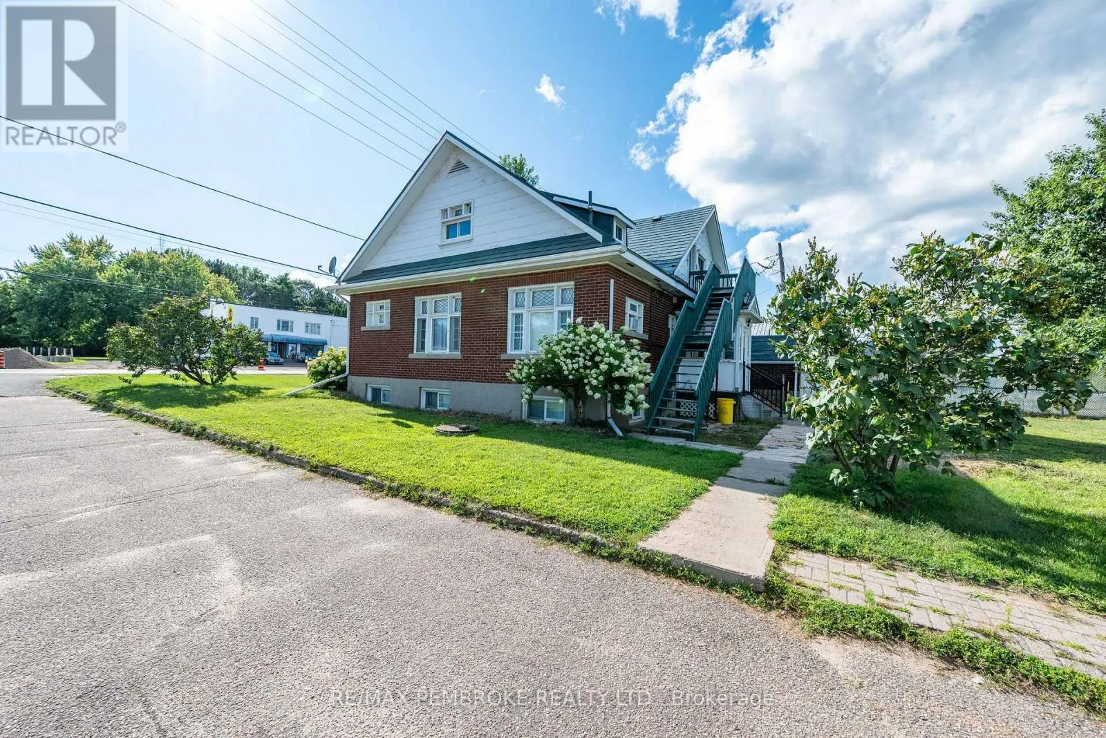 1223 PEMBROKE STREET E