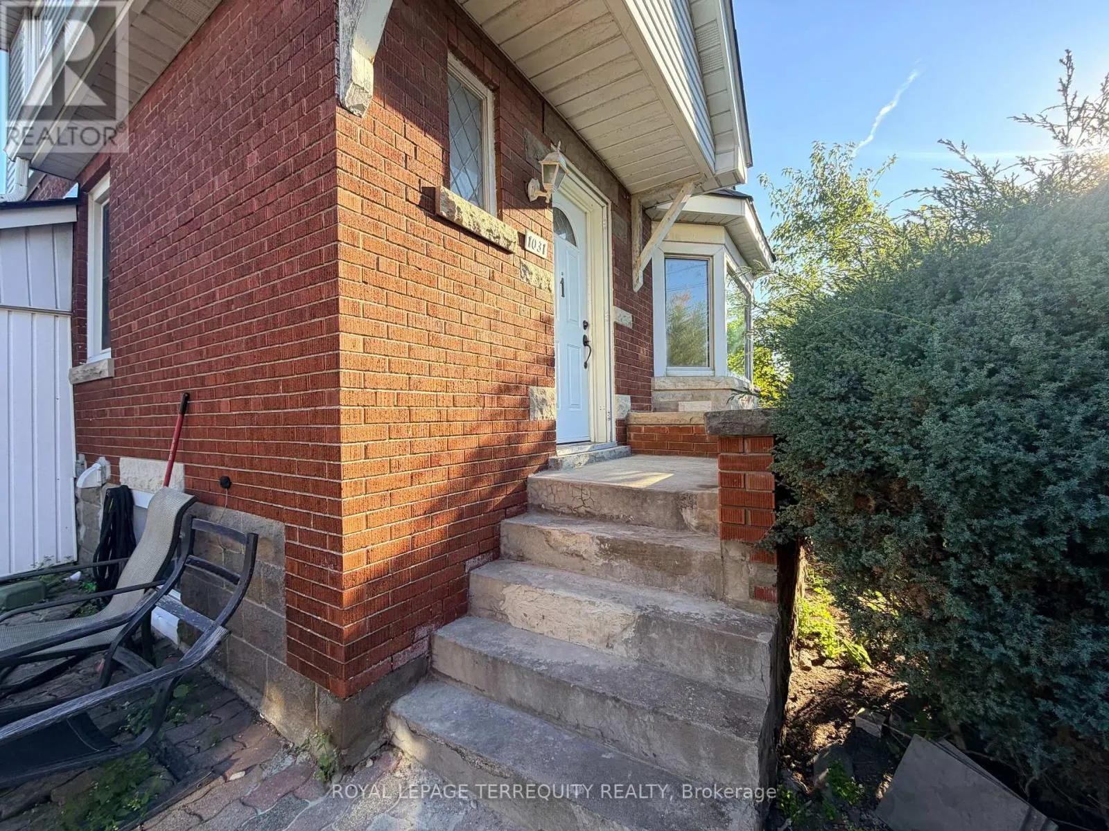 1 - 1031 FENNELL AVENUE E