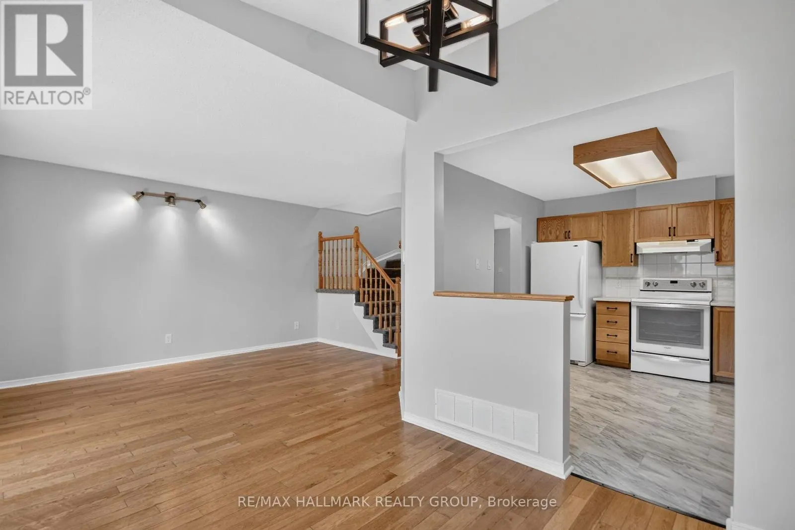 82 WHALINGS CIRCLE