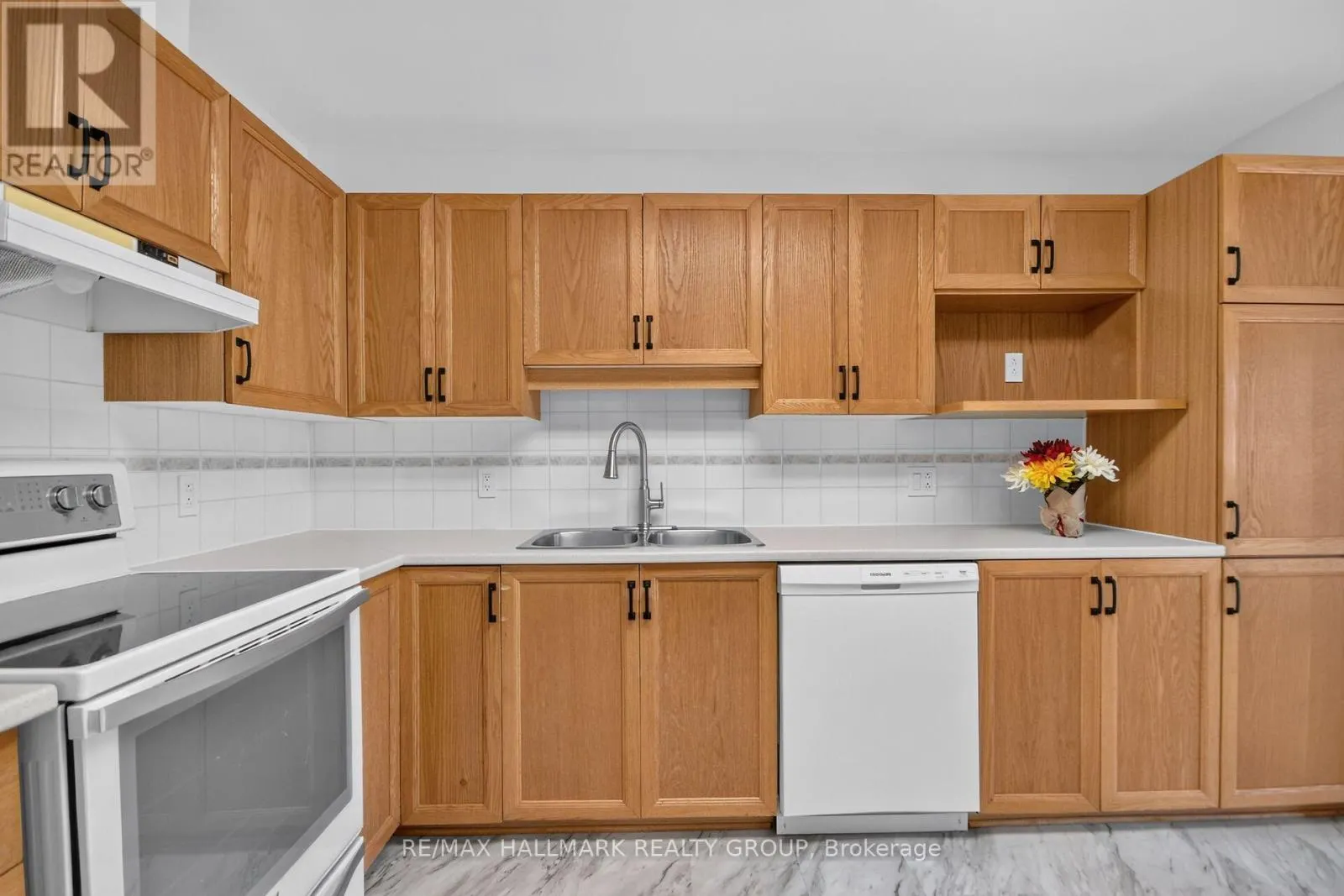 82 WHALINGS CIRCLE
