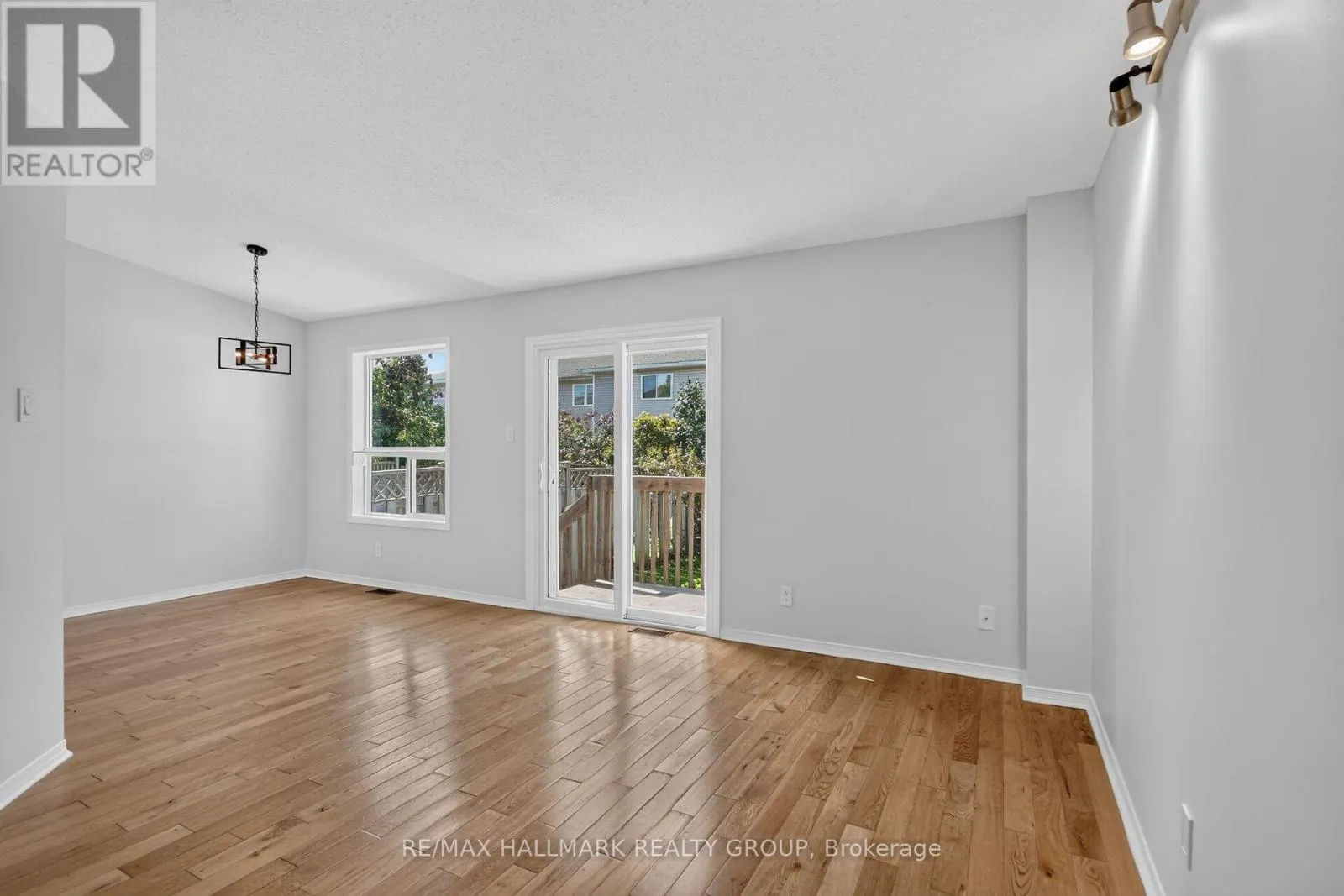 82 WHALINGS CIRCLE
