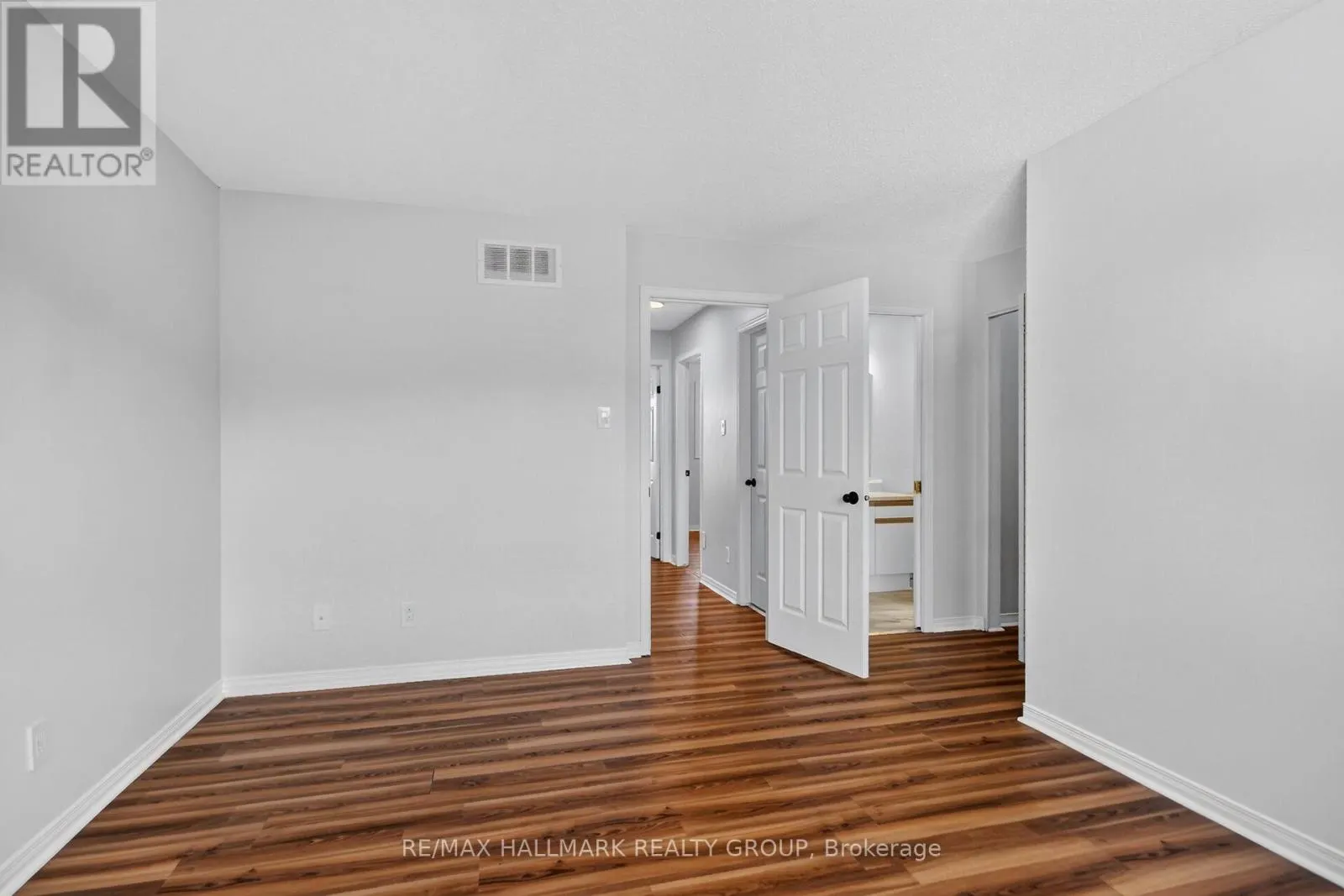 82 WHALINGS CIRCLE