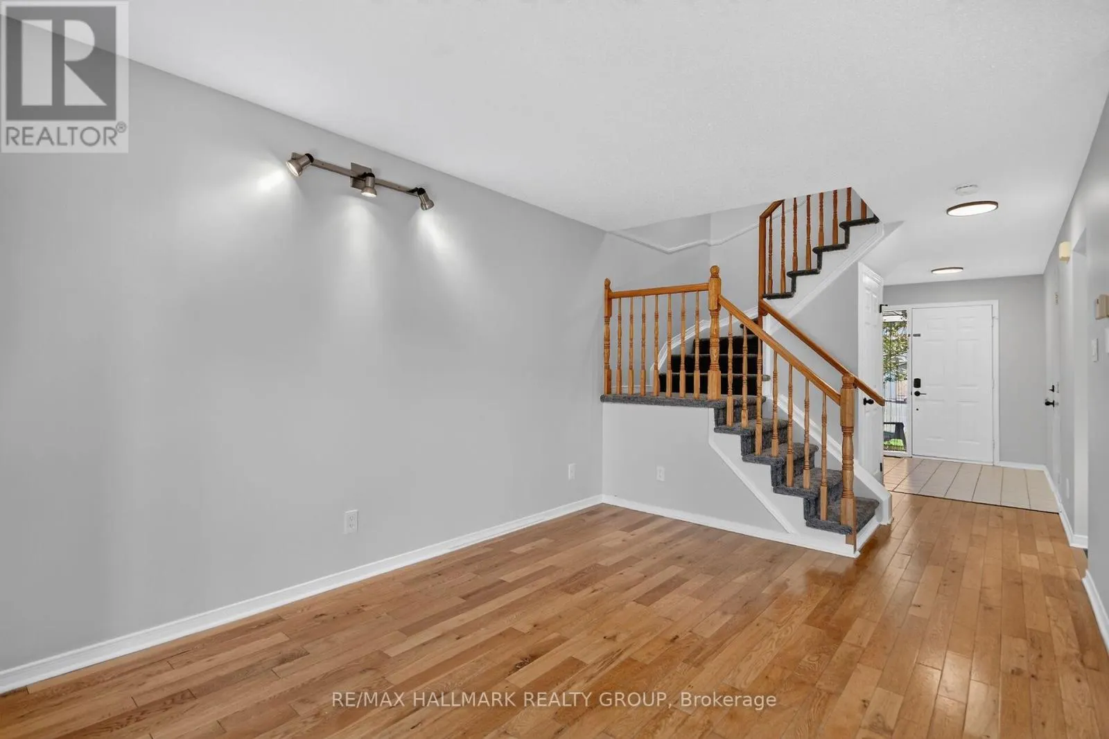 82 WHALINGS CIRCLE