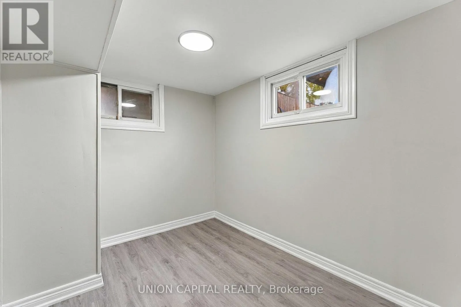 30 COLLIER ROAD N