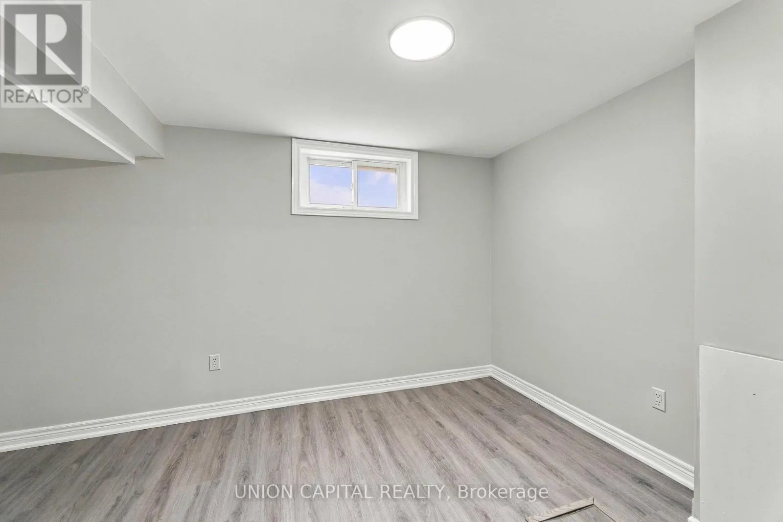30 COLLIER ROAD N